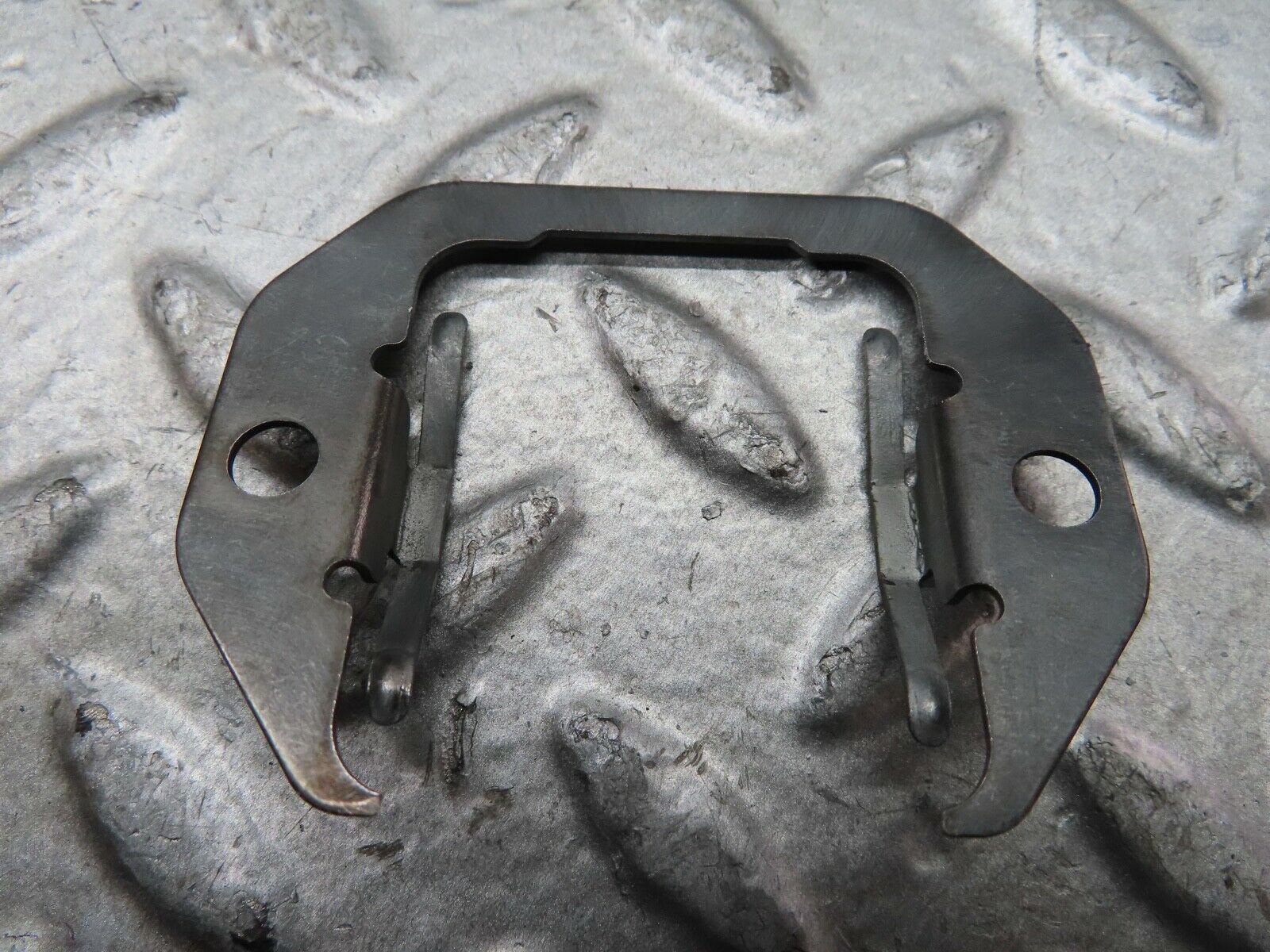 19619 Mercedes-Benz C140 CL420 Coupe Ignition Coil Mount Bracket 1191580740