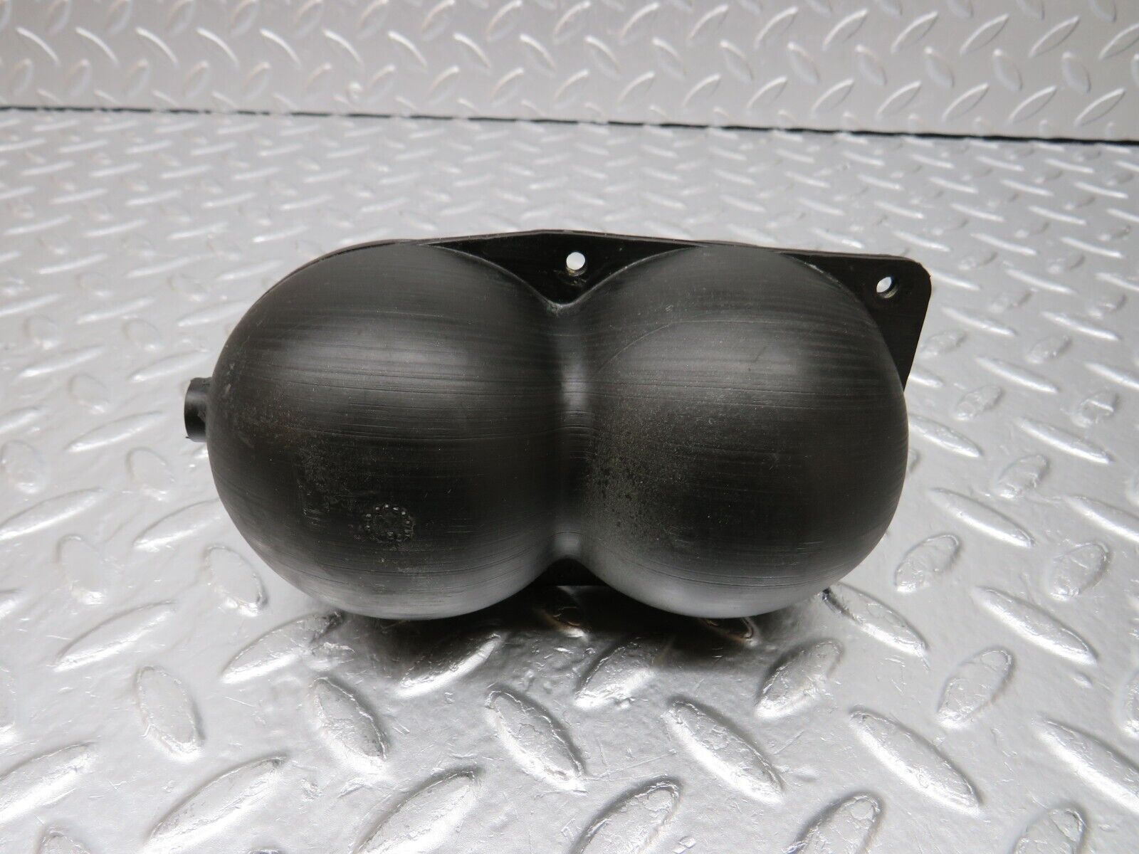 34000 Mercedes-Benz W124 260E Vacuum Reservoir