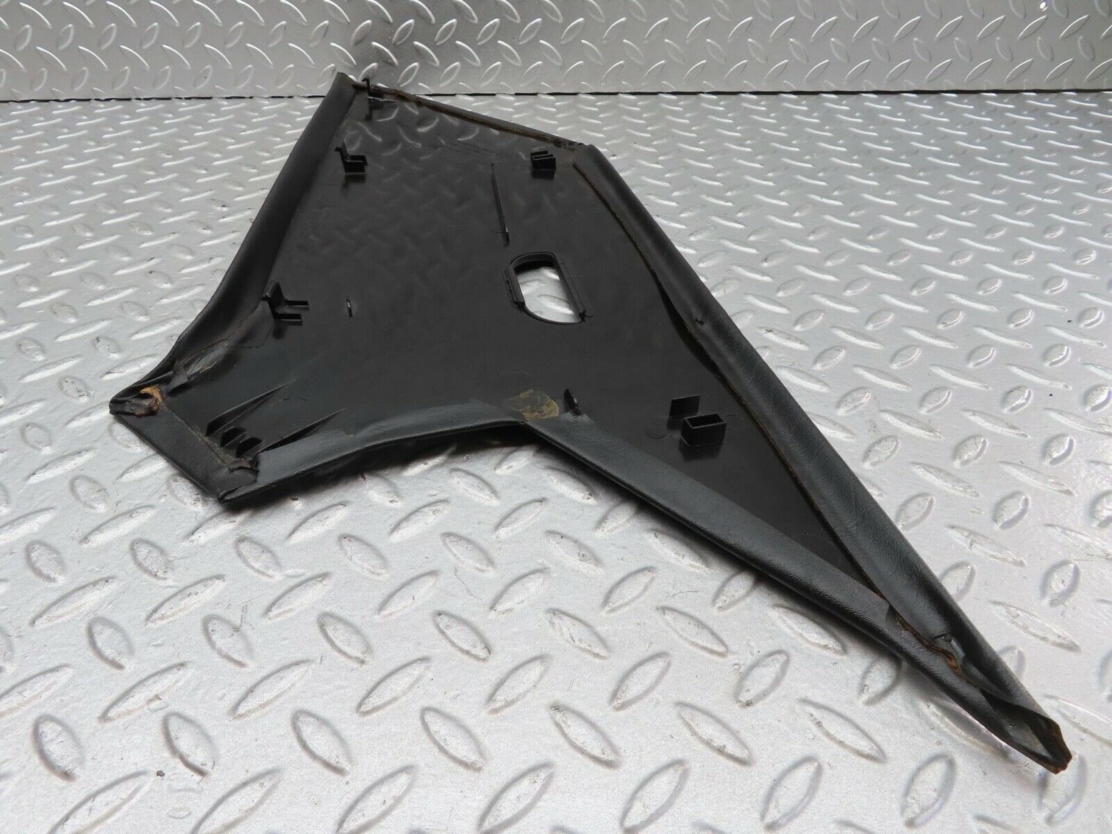 14681 Mercedes-Benz W201 190E C Pillar Cover Trim Left 2016950144