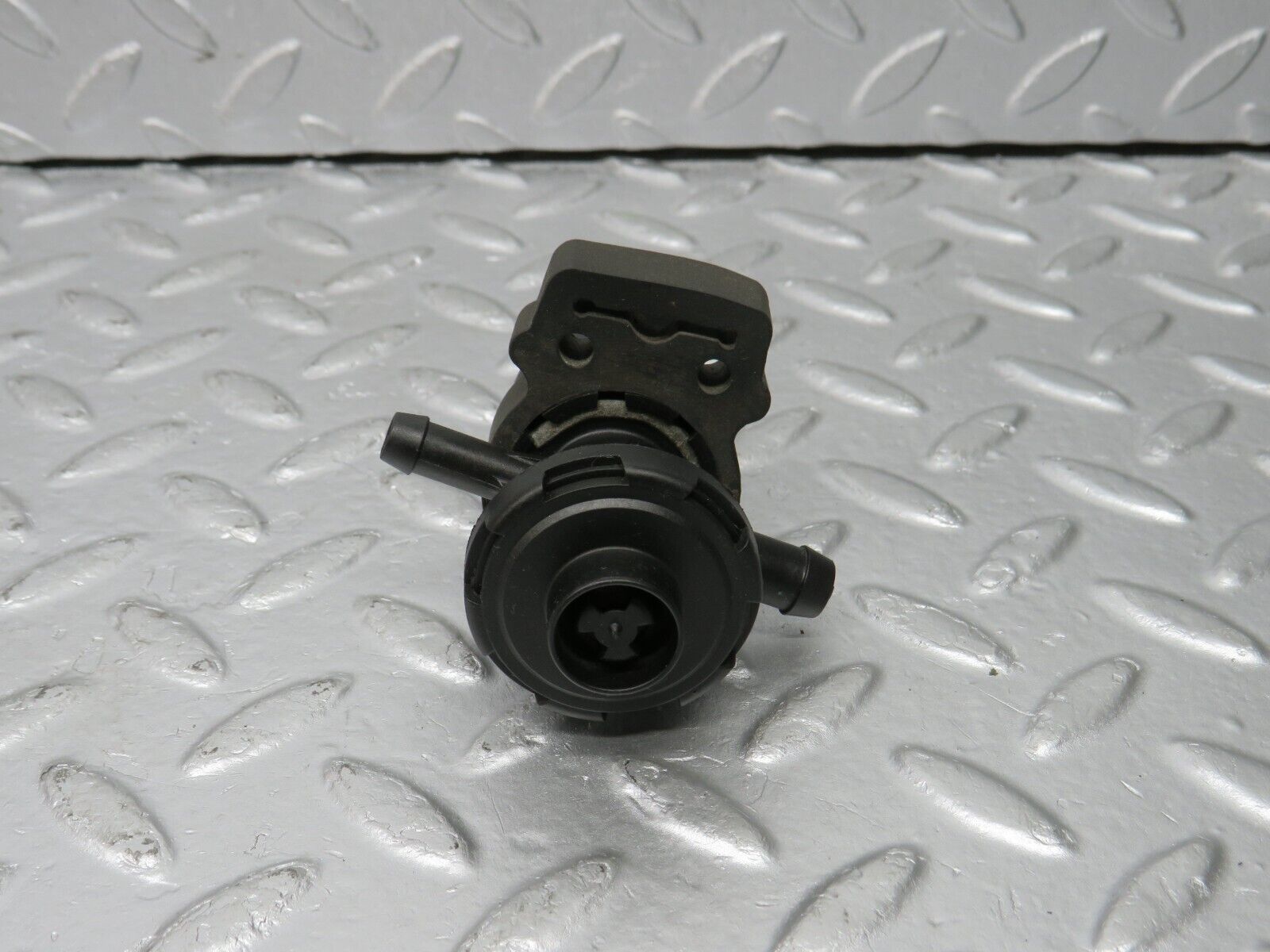 39715 Mercedes-Benz R129 320SL Coupe Fuel Regeneration Valve 0011409960