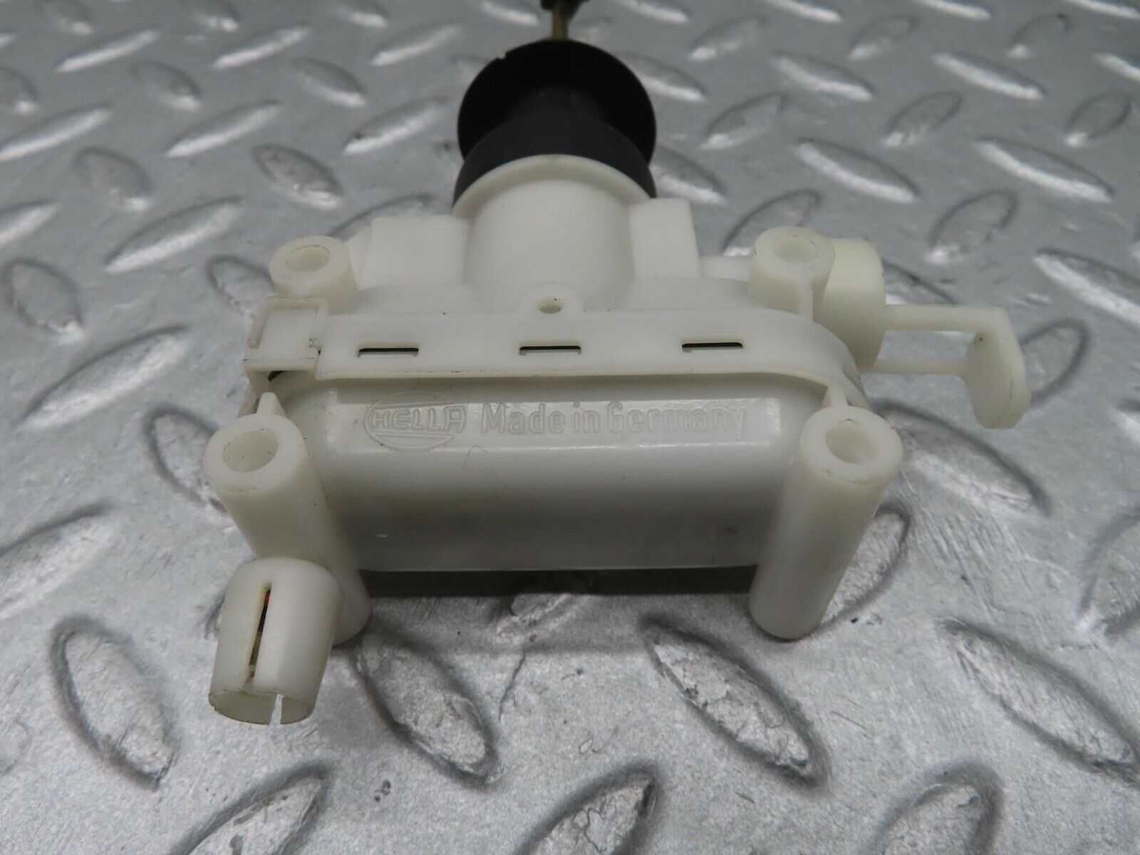 11993 Mercedes-Benz R129 300SL Coupe Door Lock Vacuum Actuator Right