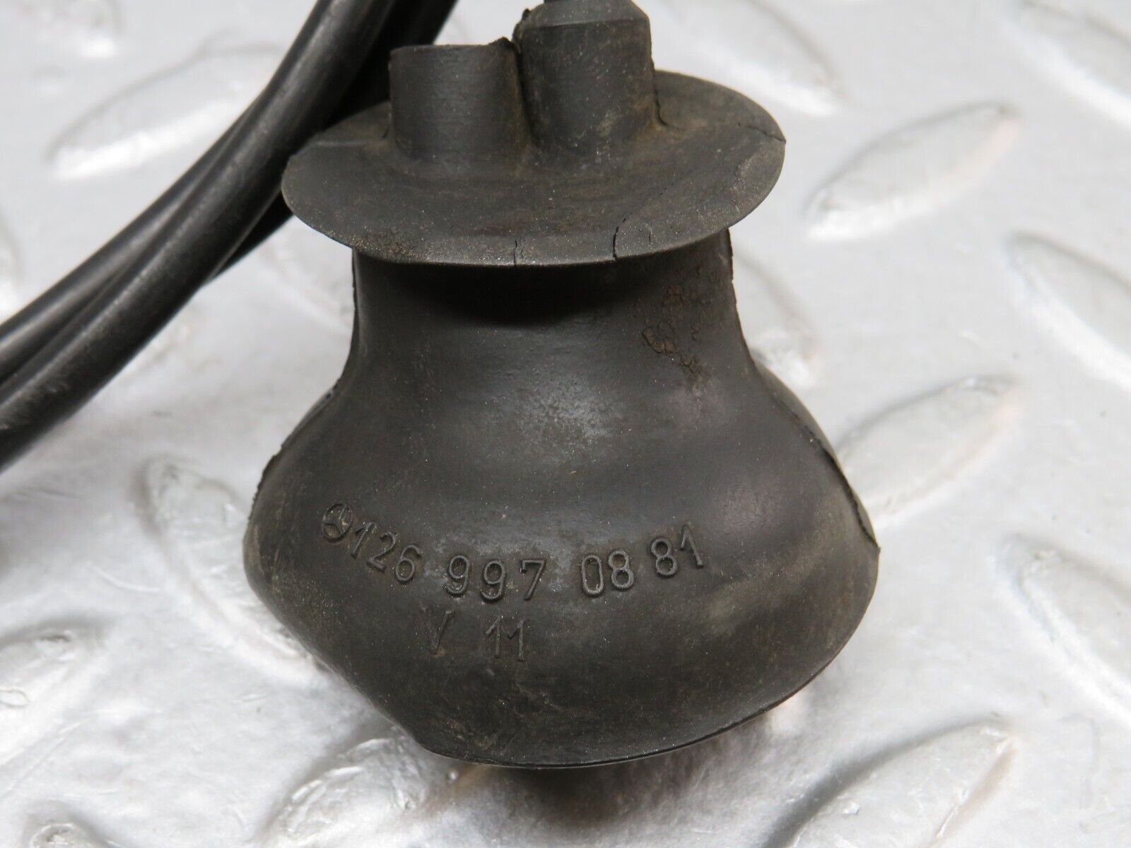 36299 Mercedes-Benz W126 420SE Bonnet Release Cable 1269970881