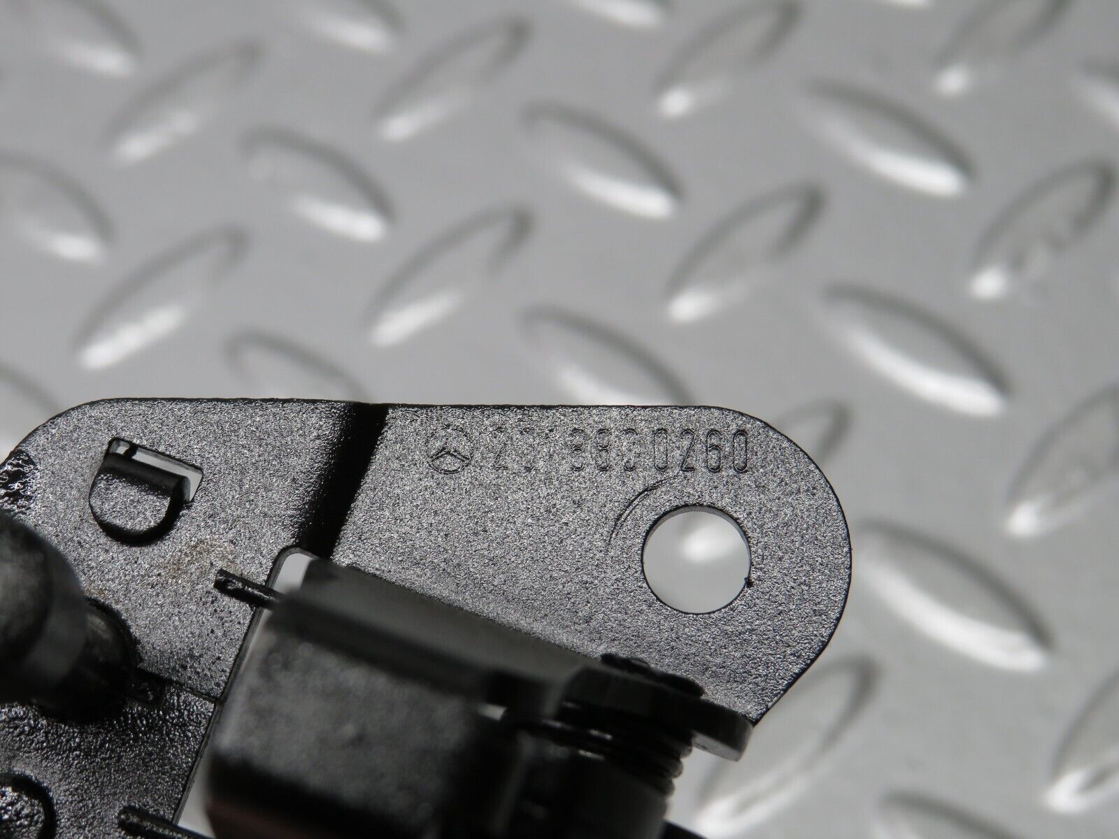 30911 Mercedes-Benz W201 190E 2.0L Bonnet Lock Catch 2018800260