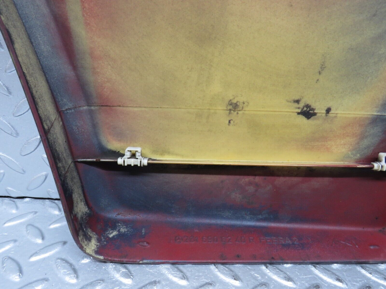 38681 Mercedes-Benz W201 190E 2.6L Rear Right Fender Wing Moulding Trim 2016906240