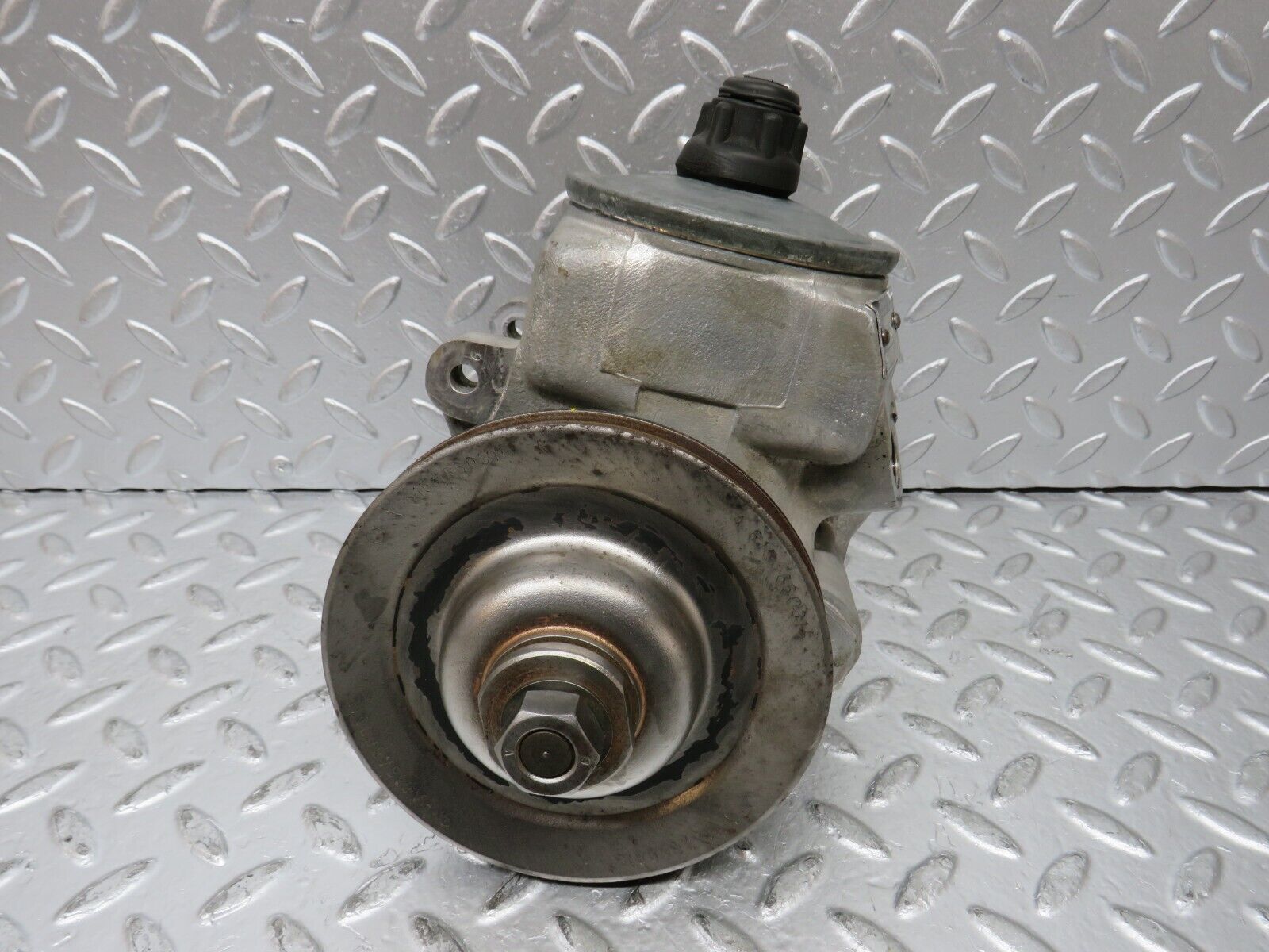 27186 Mercedes-Benz W123 280E Power Steering Pump 1264601380