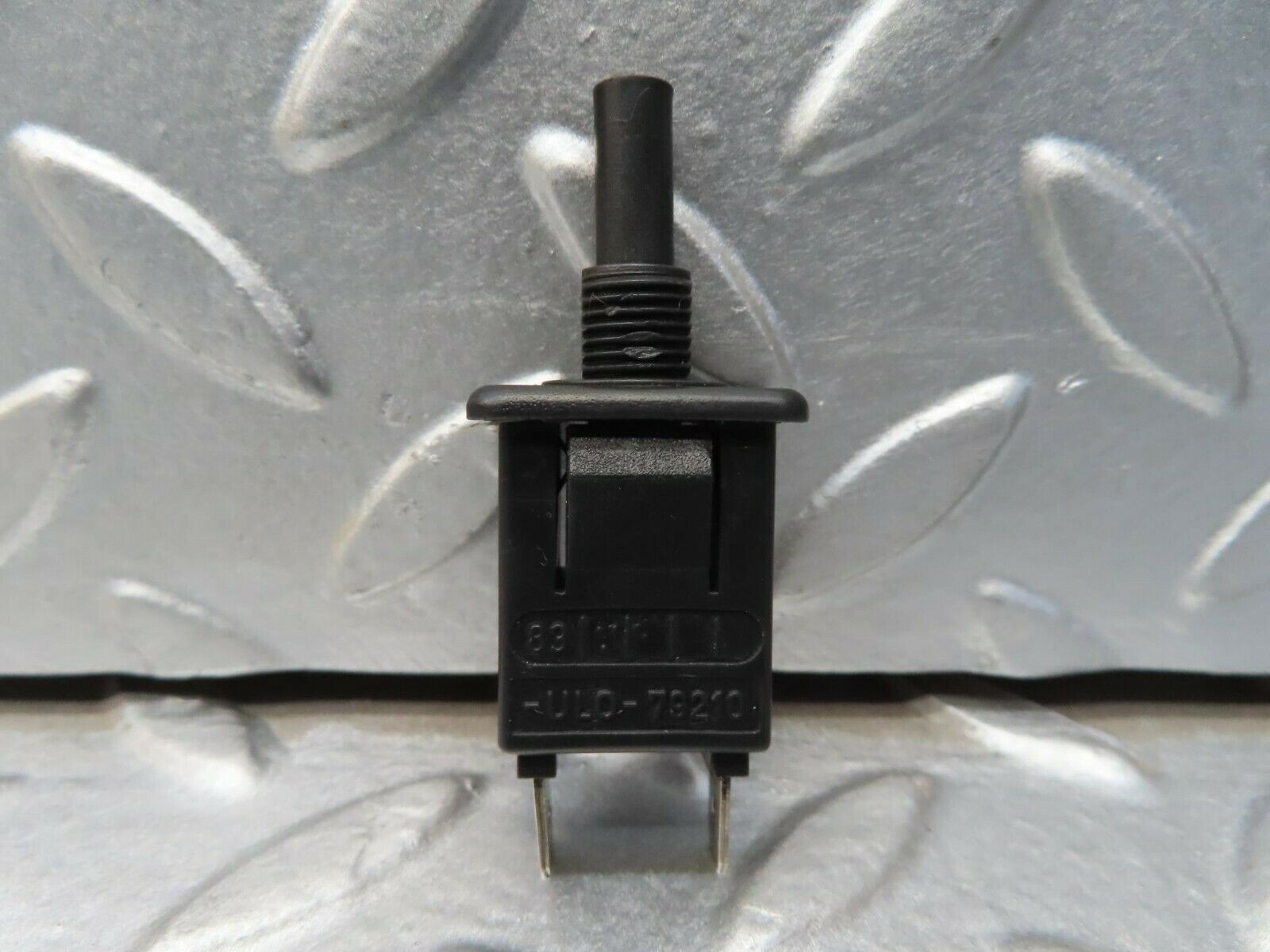 15495 Mercedes-Benz W123 230E Glove Box Light Switch 0008213252