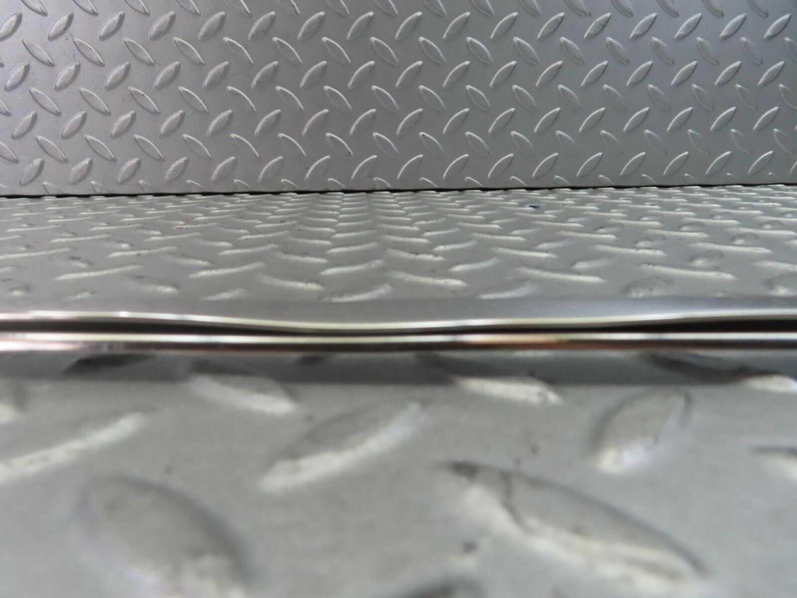 8478 Mercedes-Benz W123 Door Chrome Window Frame Front Left 1237280131