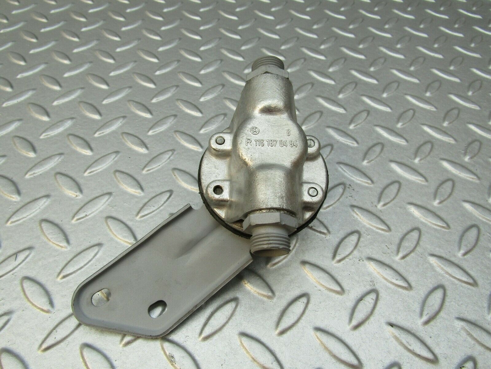 3346 Mercedes-Benz W116 350SE Oil Pressure Damper 1161870494