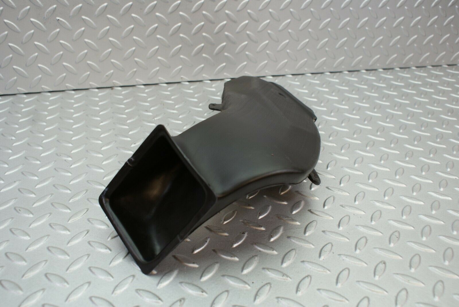 2557 Mercedes-Benz W116 350SE Ventilation Air Duct Right 1168310146