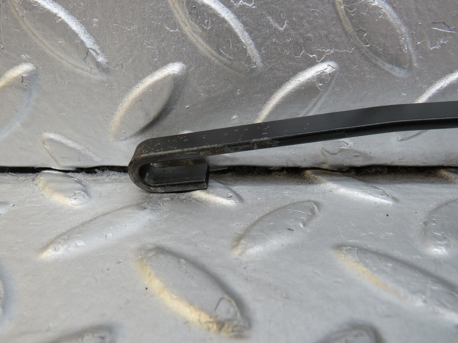 34859 Mercedes-Benz W210 320E Front Windscreen Wiper Arm