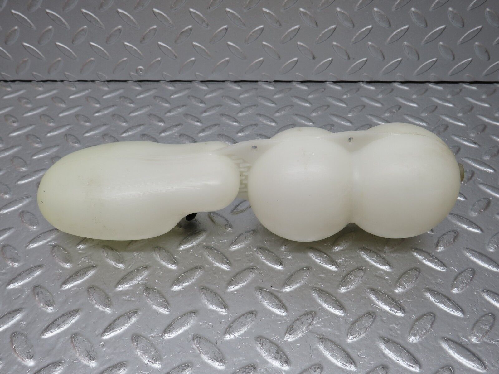 32427 Mercedes-Benz S124 300TE Wagon Vacuum Reservoir Tank