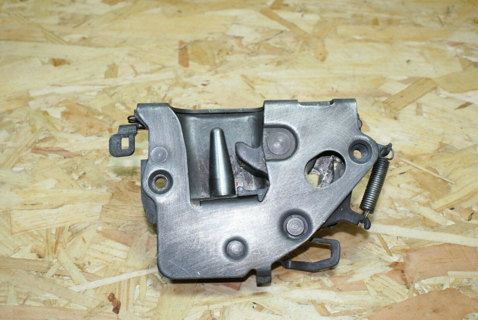 2252 Mercedes-Benz W123 280E Rear Left Door Lock O/S