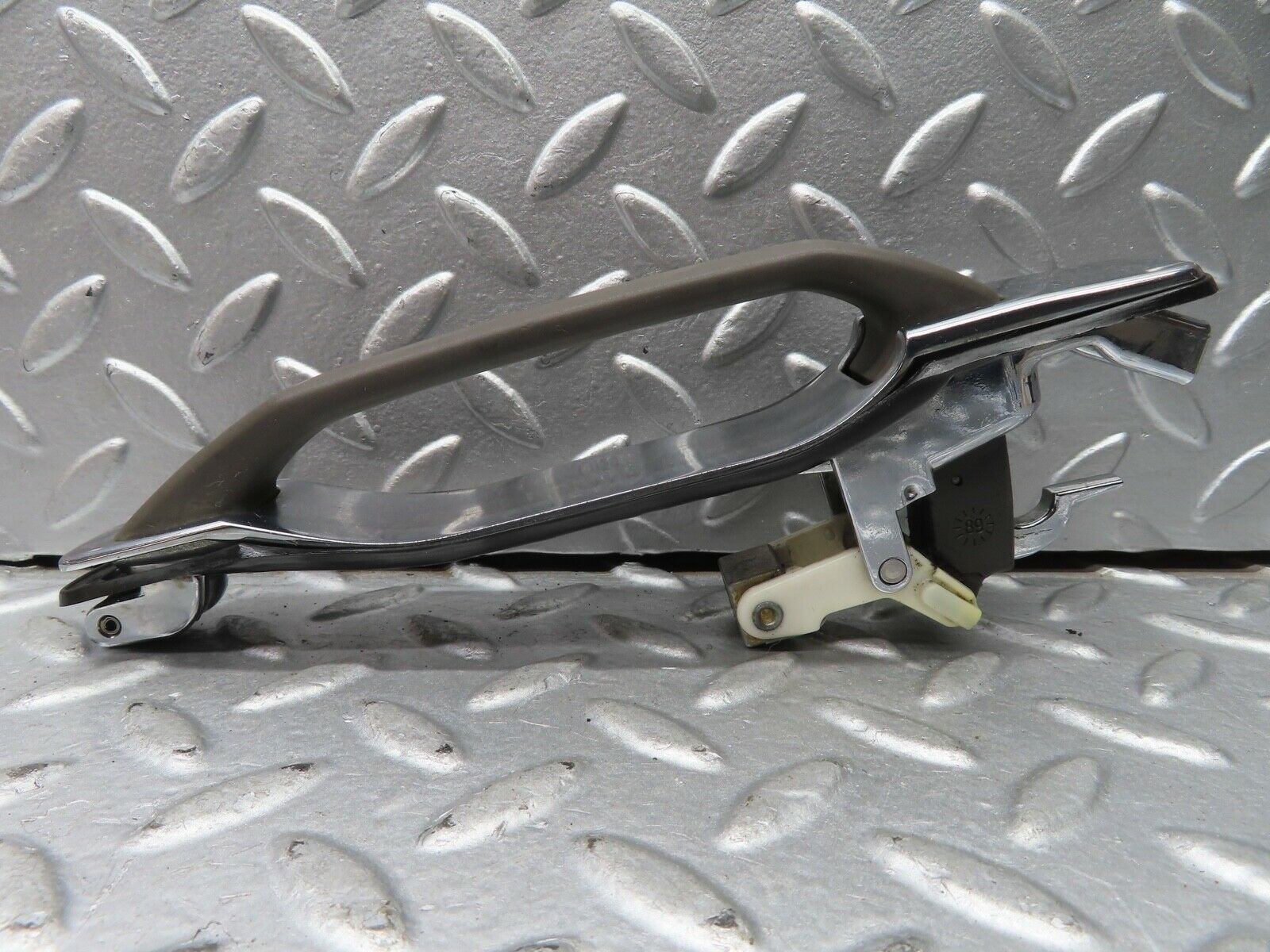 21541 Mercedes-Benz W126 300SE Rear Exterior Door Handle 1267608159