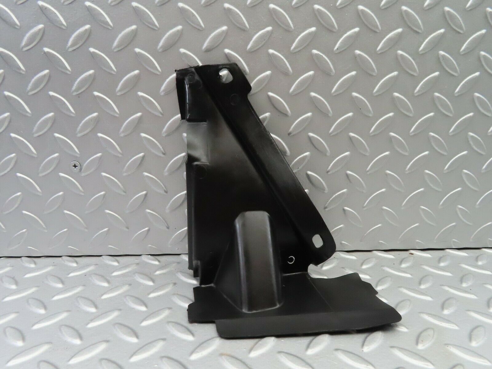 6727 Mercedes-Benz S124 E220 Wagon Covering Side Member Left 1246280907