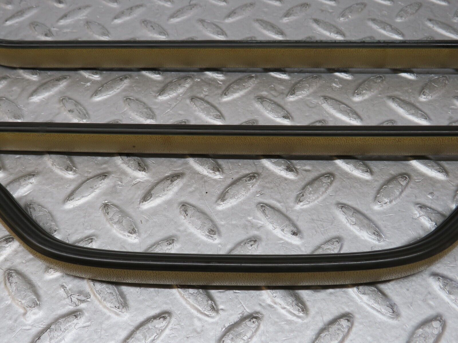 35721 Mercedes-Benz W108 Interior Roof Grab Handle Set Brown