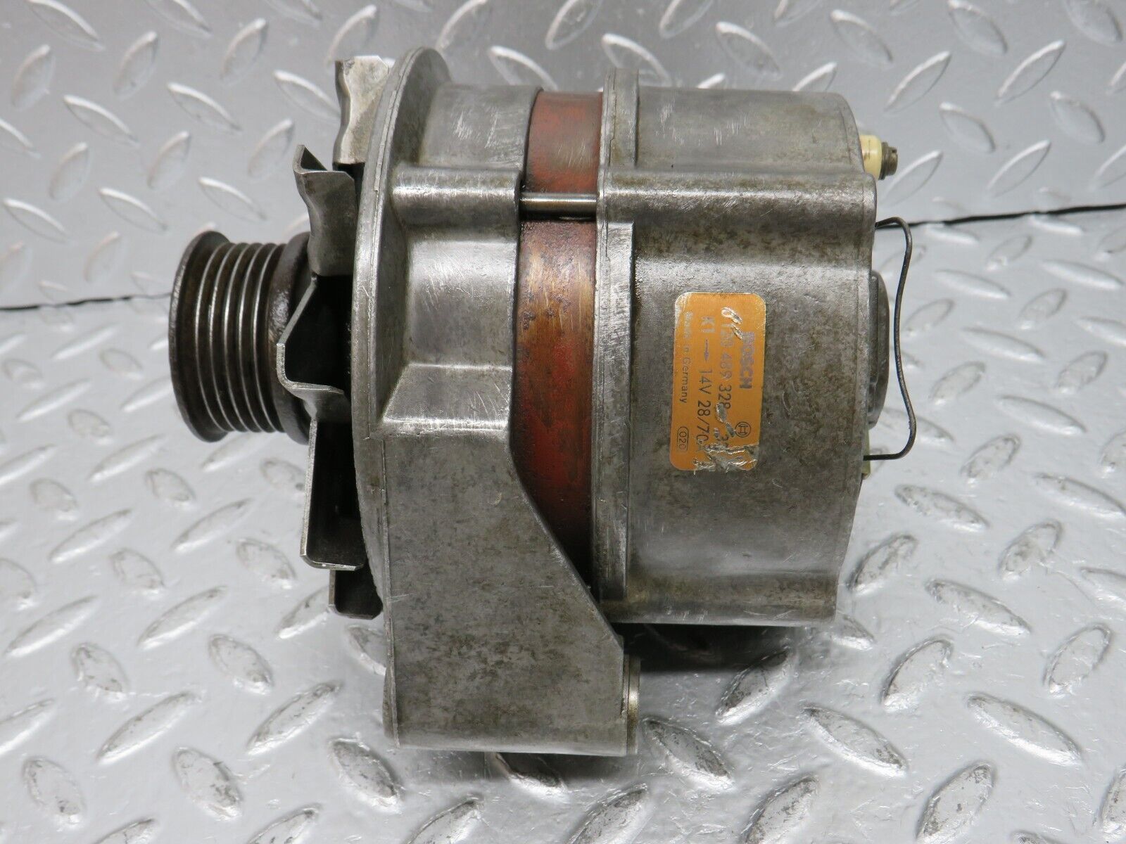 32673 Mercedes-Benz S124 300TE Wagon Generator Alternator Bosch 0120489328