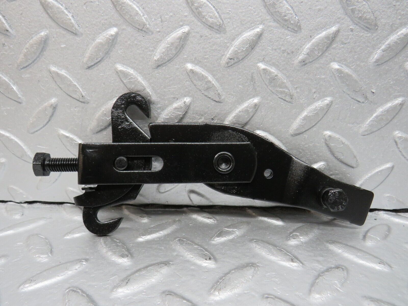 38058 Mercedes-Benz A124 320E Handbrake Adjusting Handbrake Regulator