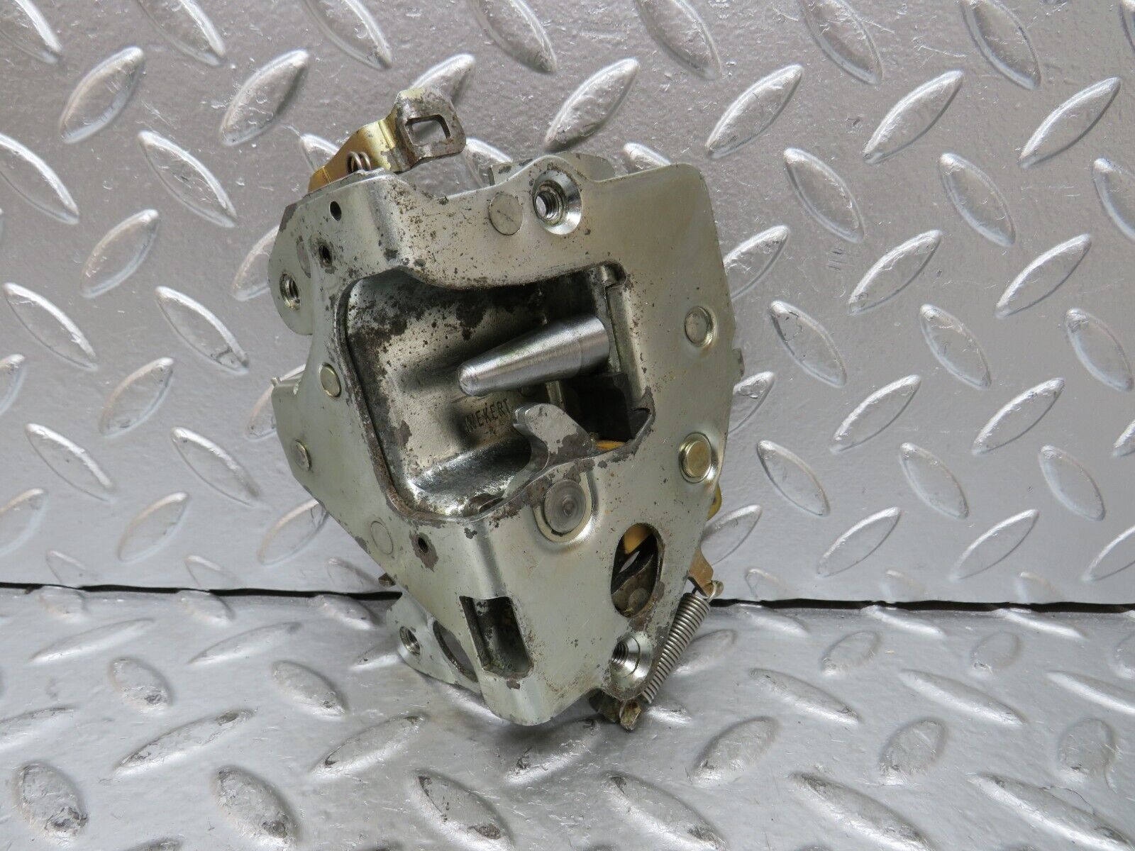 27014 Mercedes-Benz W123 240D Rear Right Door Lock Mechanism