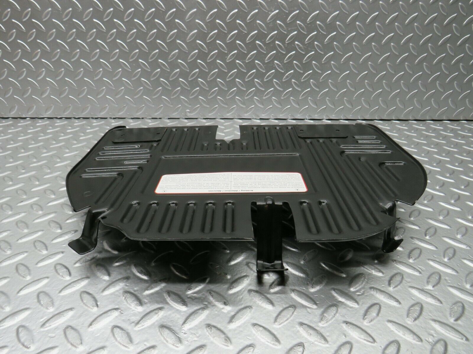 22339 Mercedes-Benz C124 E220 Coupe Front Right Floor Relay Cover 2028171320