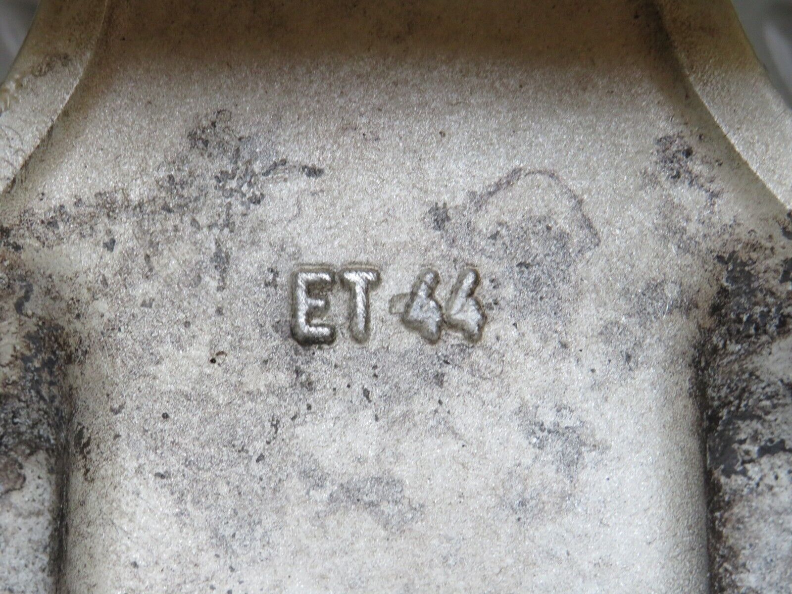 29196 C124 320CE Coupe Mercedes-Benz Alloy Wheel 6.5Jx15H2 ET44 1244011802