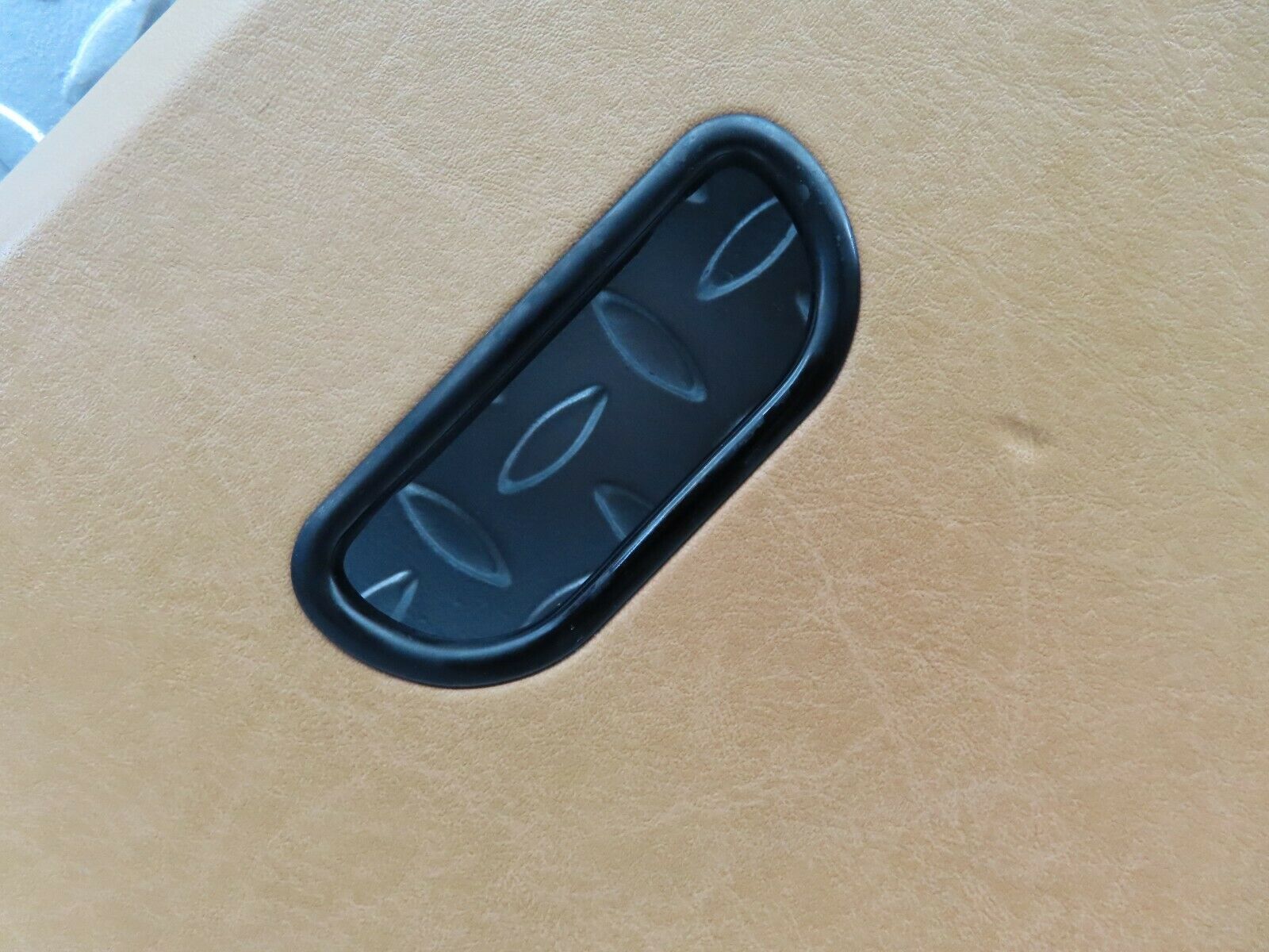 5829 Mercedes-Benz W123 200 C Pillar Cover Panel Left Palomino 1236900325