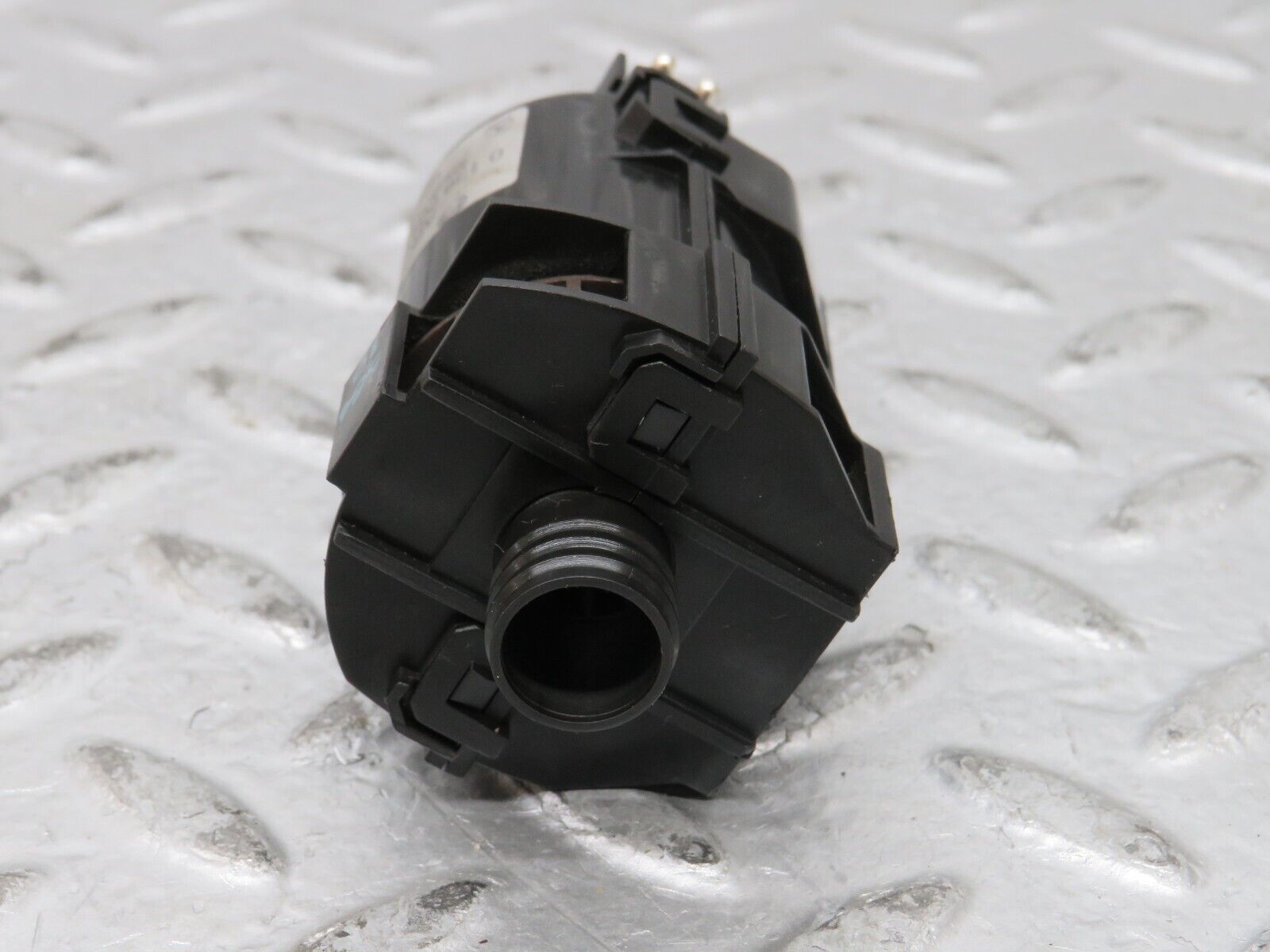 27581 Mercedes-Benz S124 300TE Wagon Temperature Sensor Bosch 0130002802