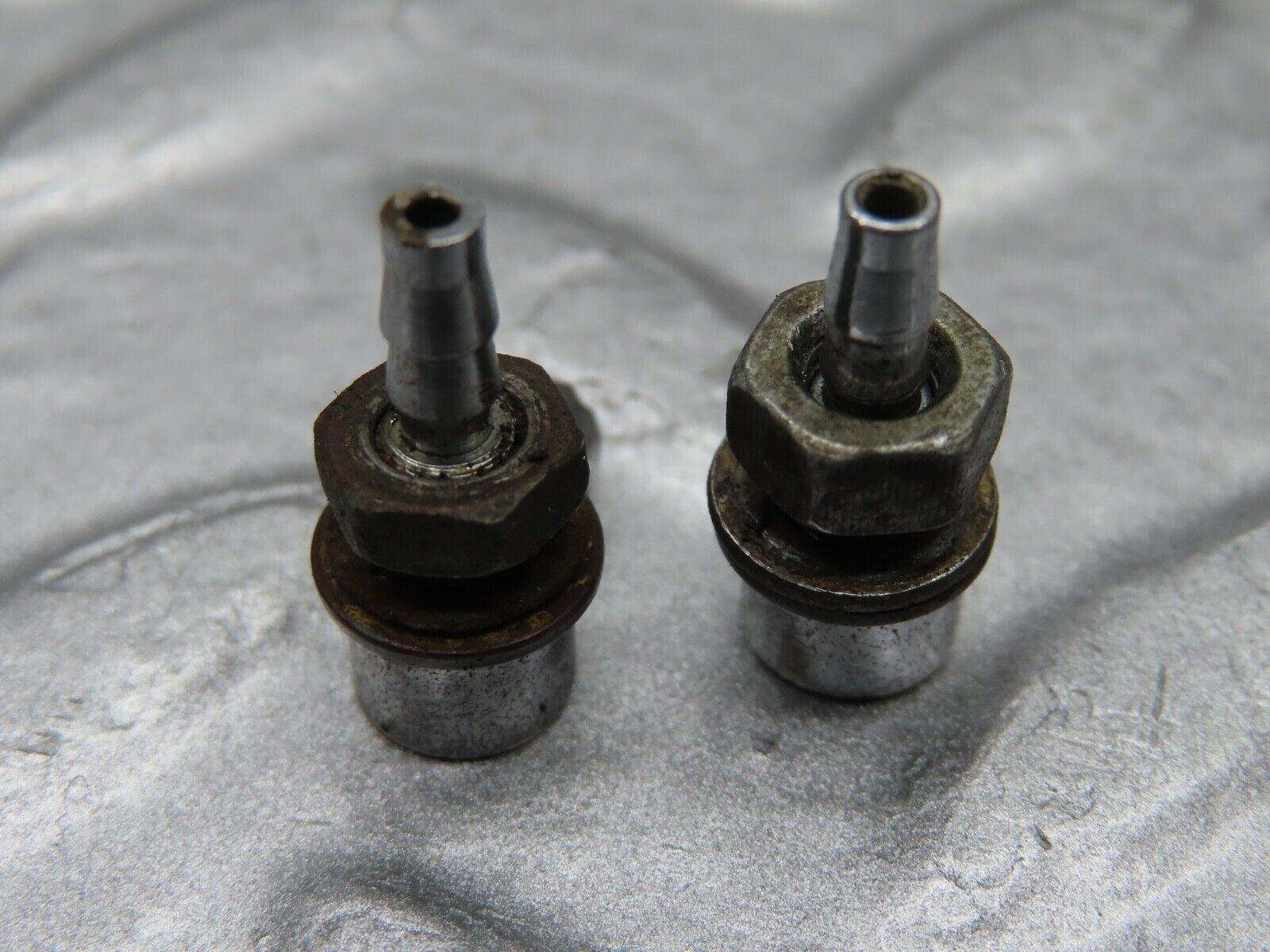 19817 Mercedes-Benz W121 190b Ponton Windscreen Washer Nozzle