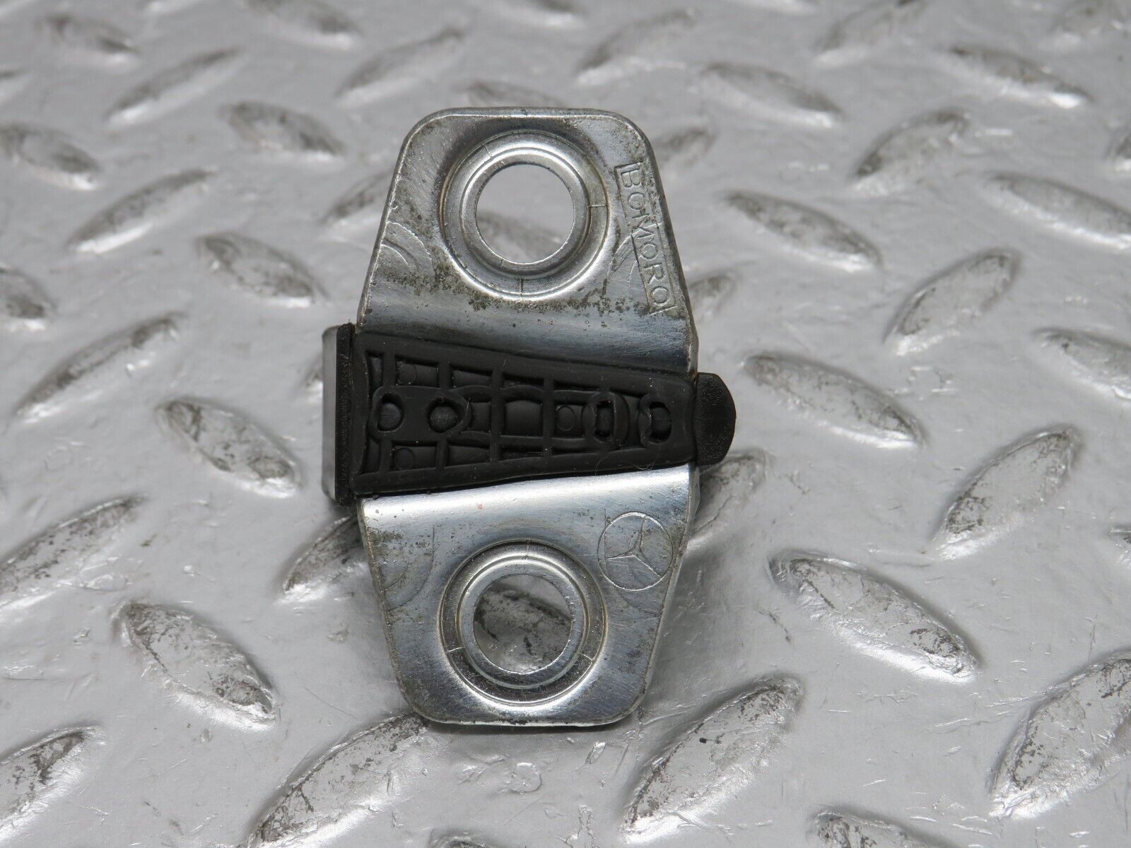 32379 Mercedes-Benz S124 300TE Wagon Door Lock Latch