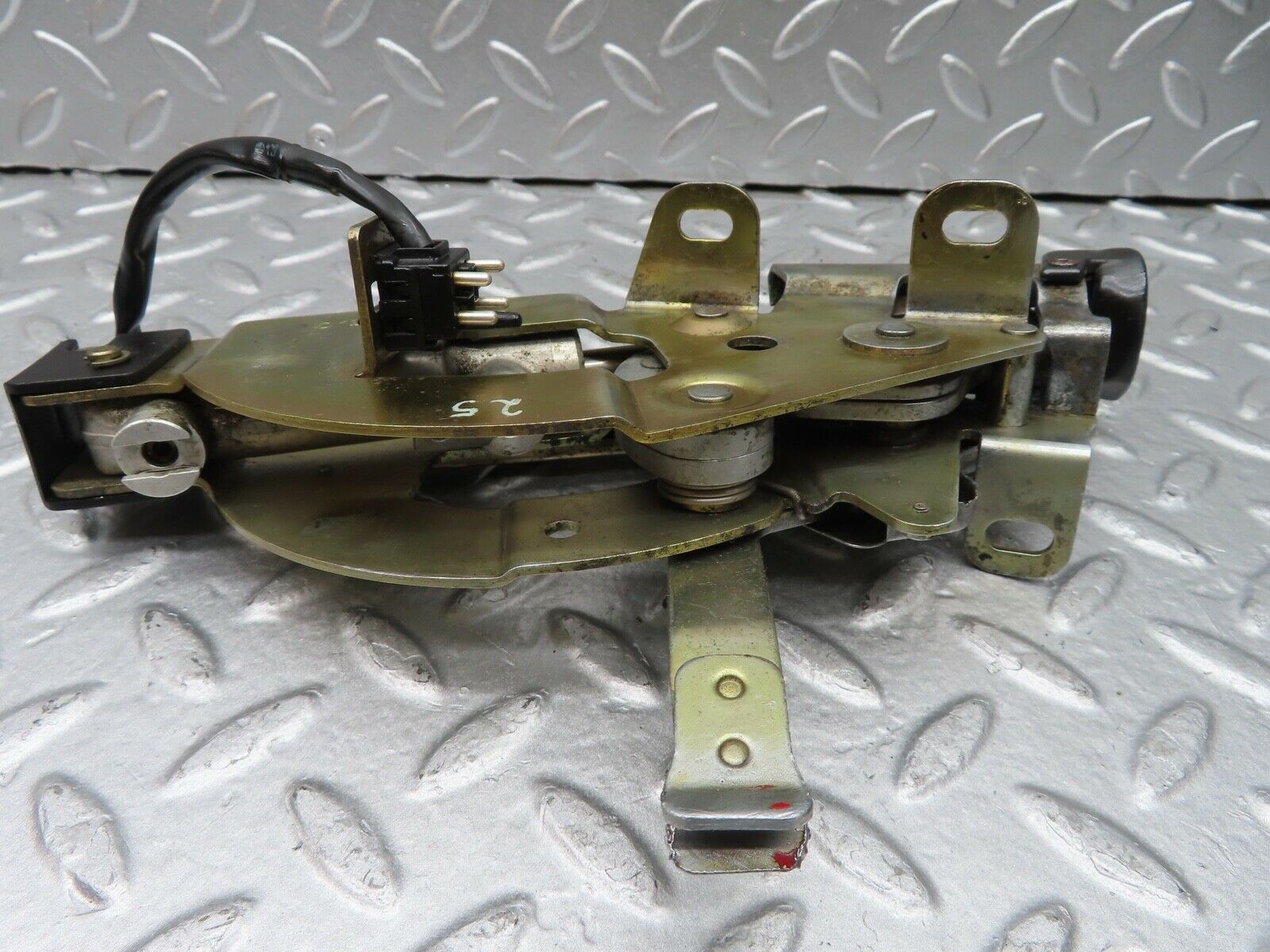 19867 Mercedes-Benz R129 300SL Coupe Rear Left Roof Lock Mechanism 1298001174