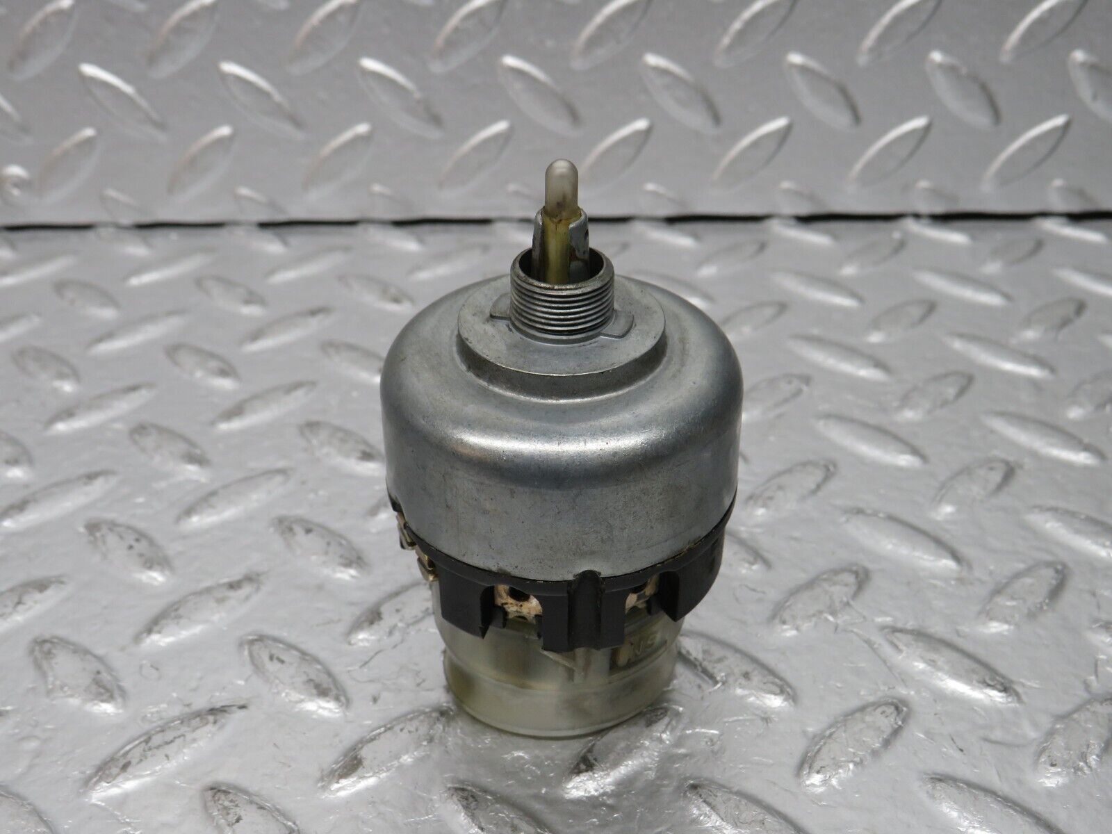 31126 Mercedes-Benz W123 200D Headlight Switch