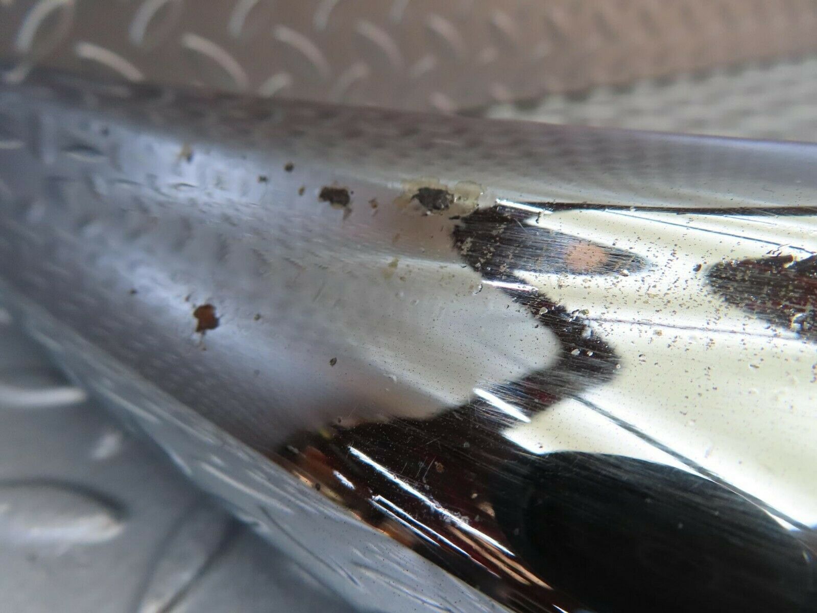 10607 Mercedes-Benz W108 Front Right Upper Bumper Corner