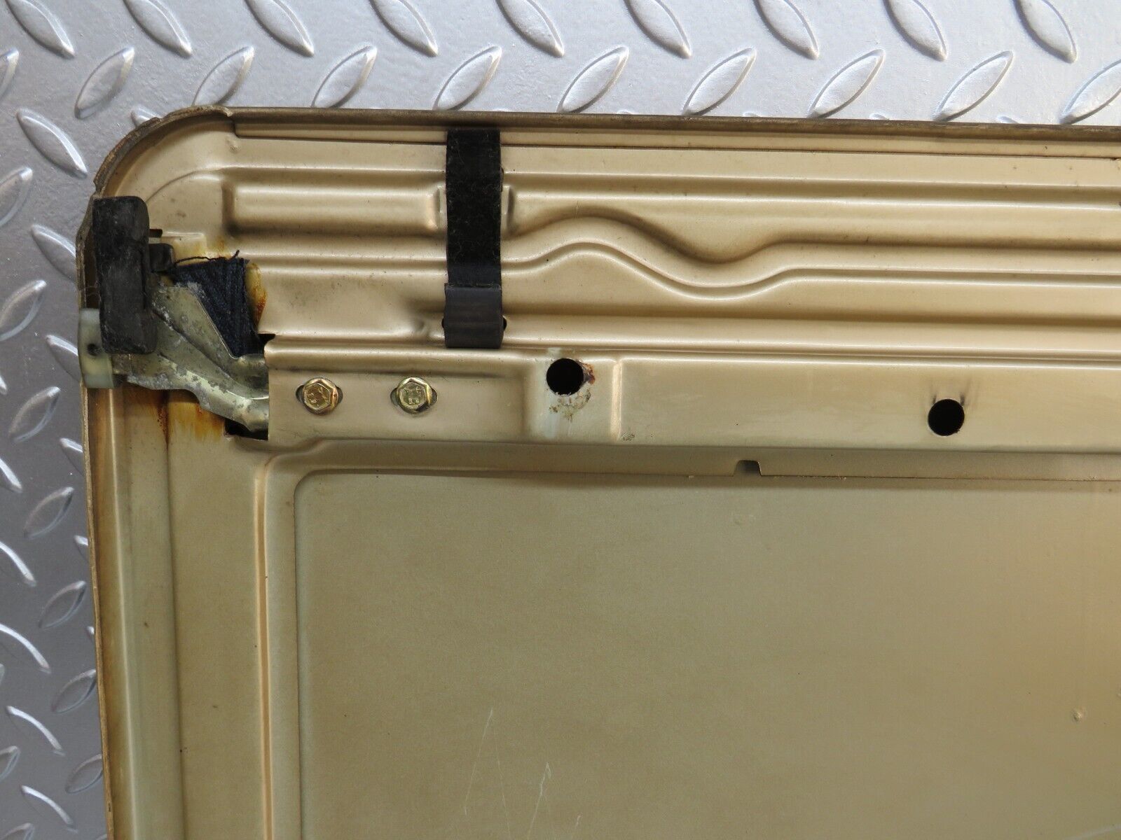 28418 Mercedes-Benz S123 240D Wagon Sunroof Panel