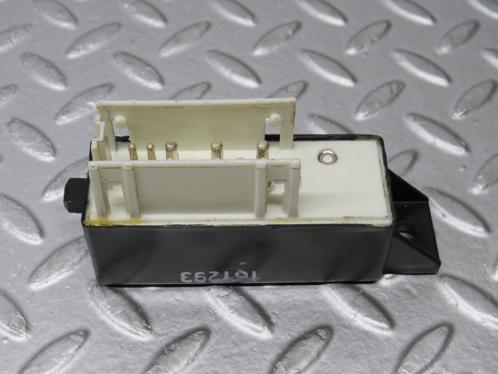 38327 Mercedes-Benz R129 280SL Coupe Windscreen Wiper Relay 0015427919