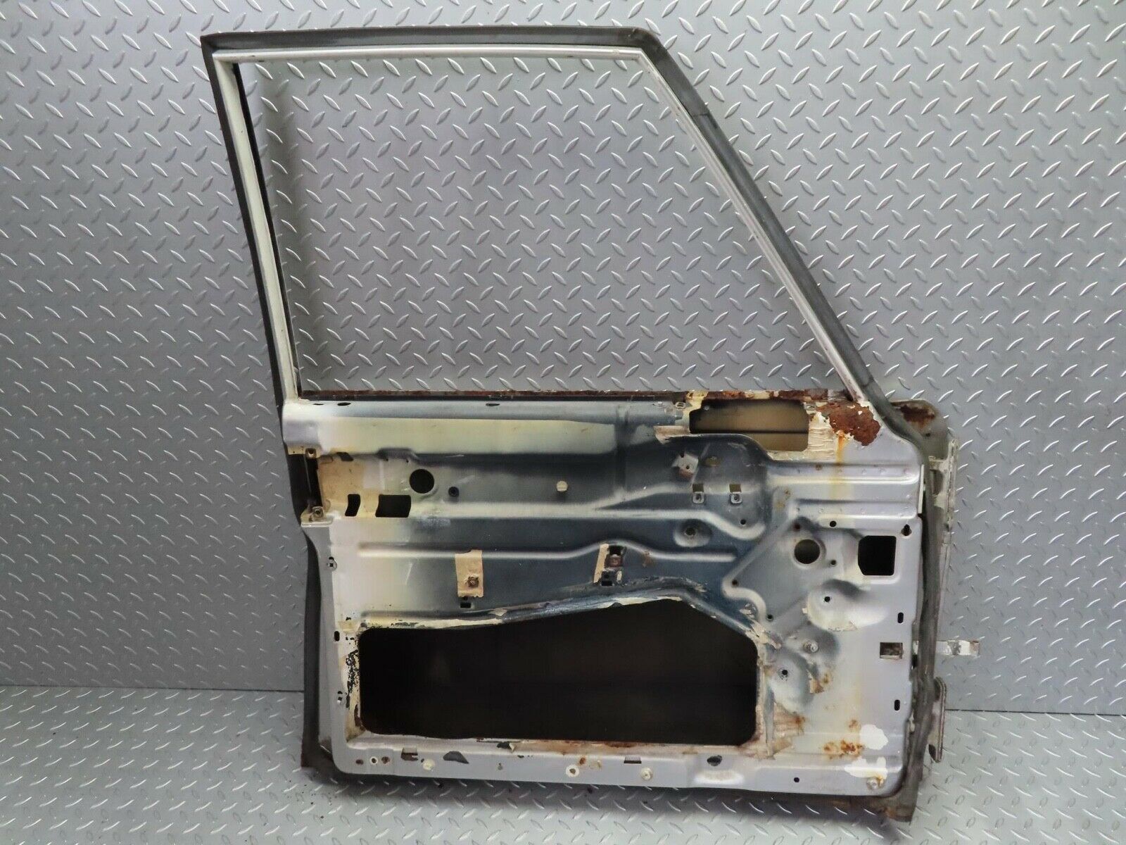 12554 Mercedes-Benz W108 280SE 3.5 Front Left Door