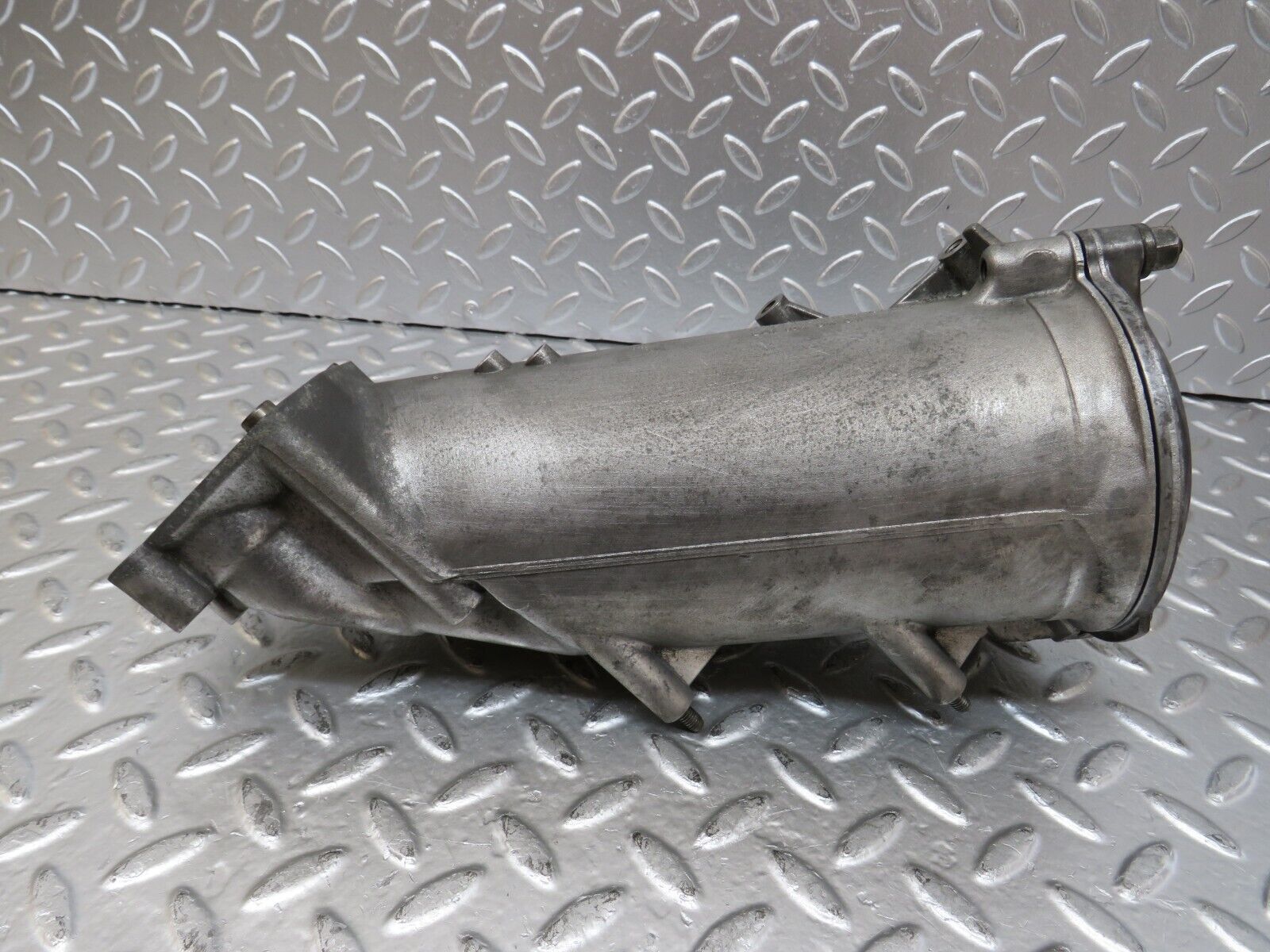 25364 Mercedes-Benz W201 190D Oil Filter Housing 6011840602