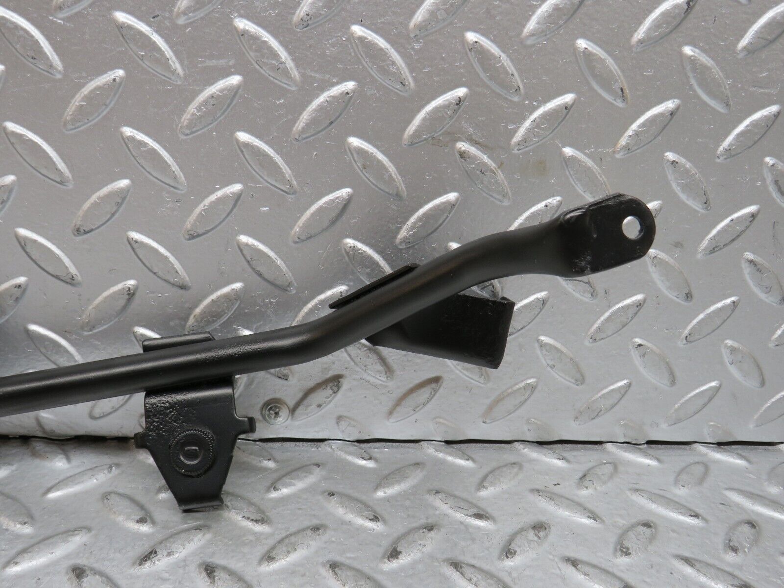 29129 Mercedes-Benz C124 320CE Coupe Horn Bracket