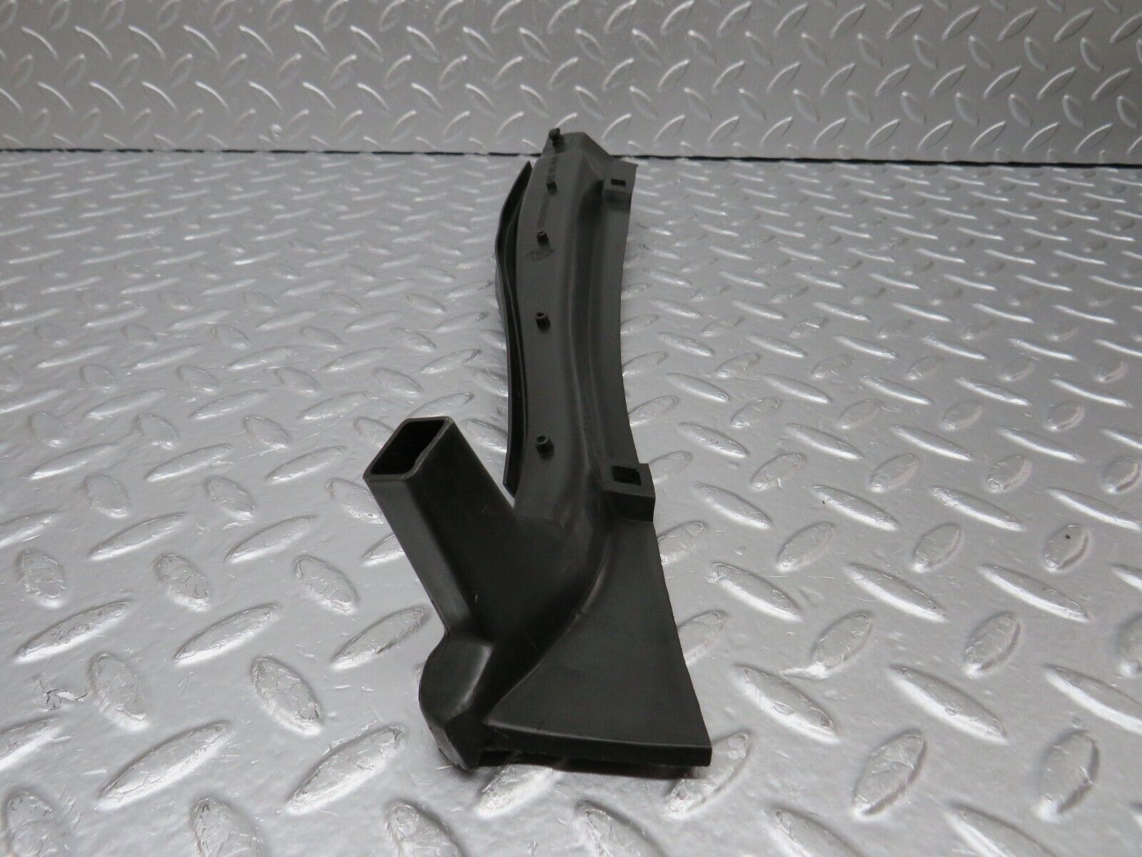 33979 Mercedes-Benz W124 260E Water Drain 1246283707 1246202667