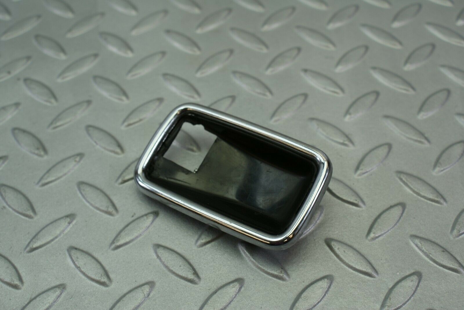 3185 Mercedes-Benz W115 220D Chrome Frame For Door Opener Right 1087660611