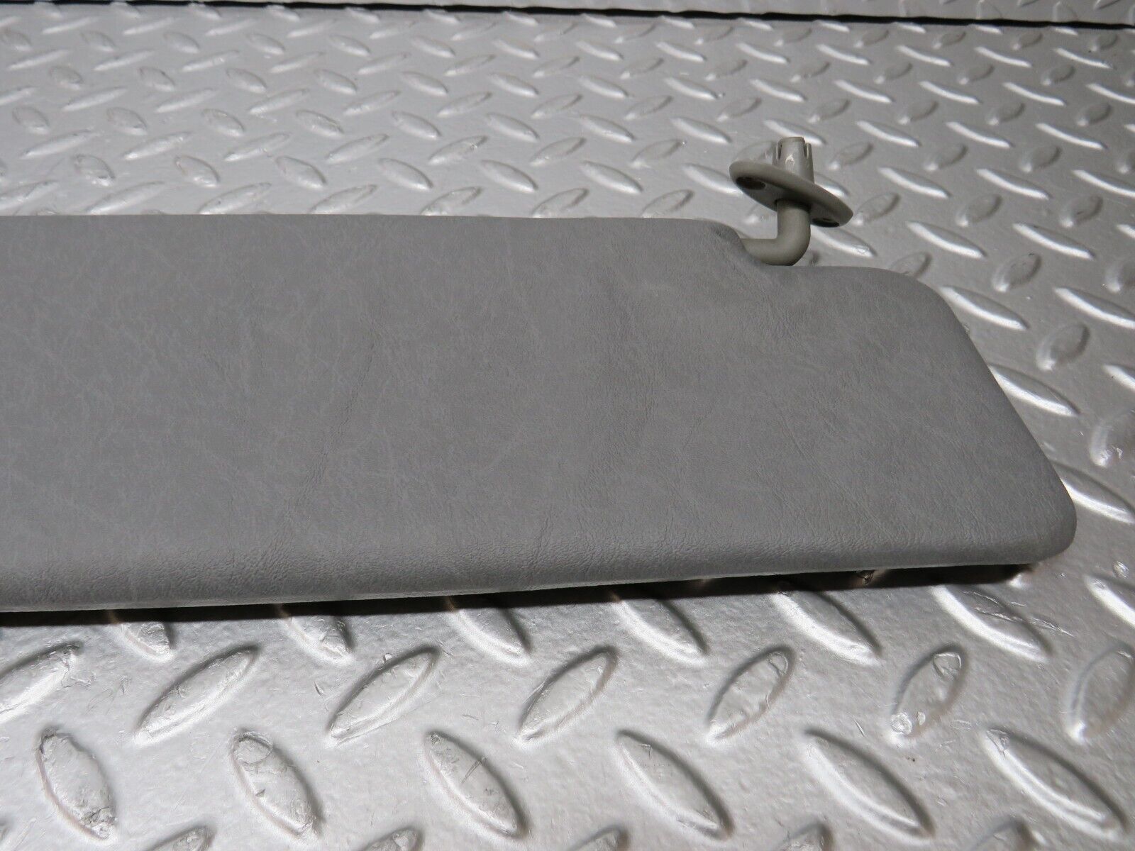 31275 Mercedes-Benz S124 220TE Wagon Sun Visor Right Side