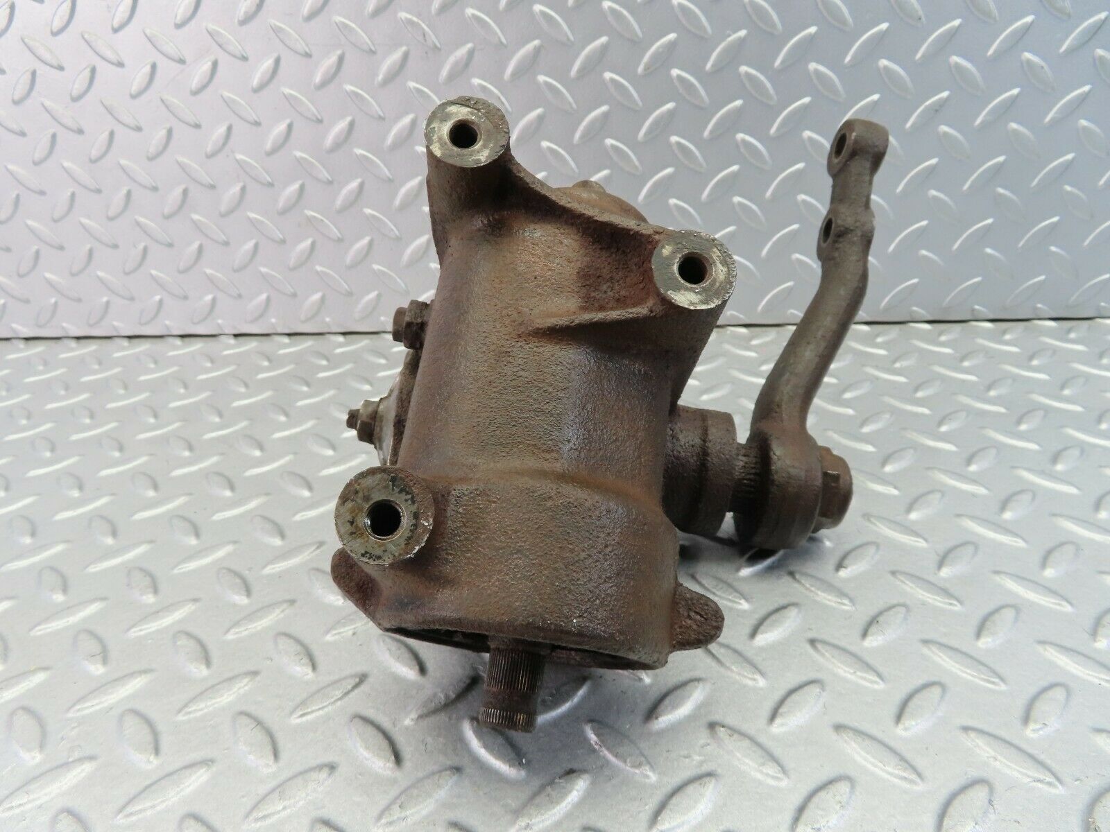 7979 Mercedes-Benz W115 220D Steering Box 1154610801