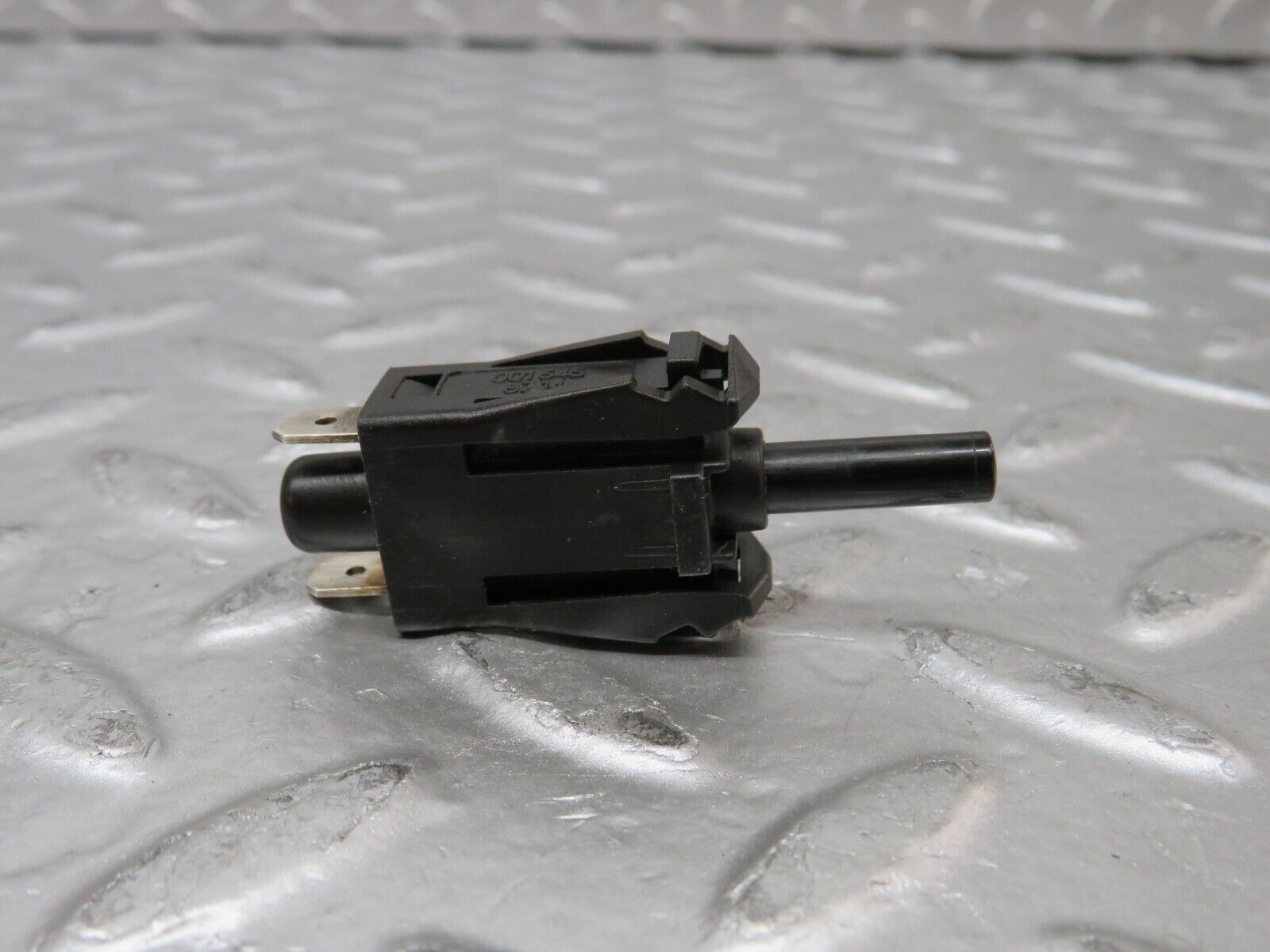 26721 Mercedes-Benz C124 220CE Coupe Door Contact Switch 0015458714