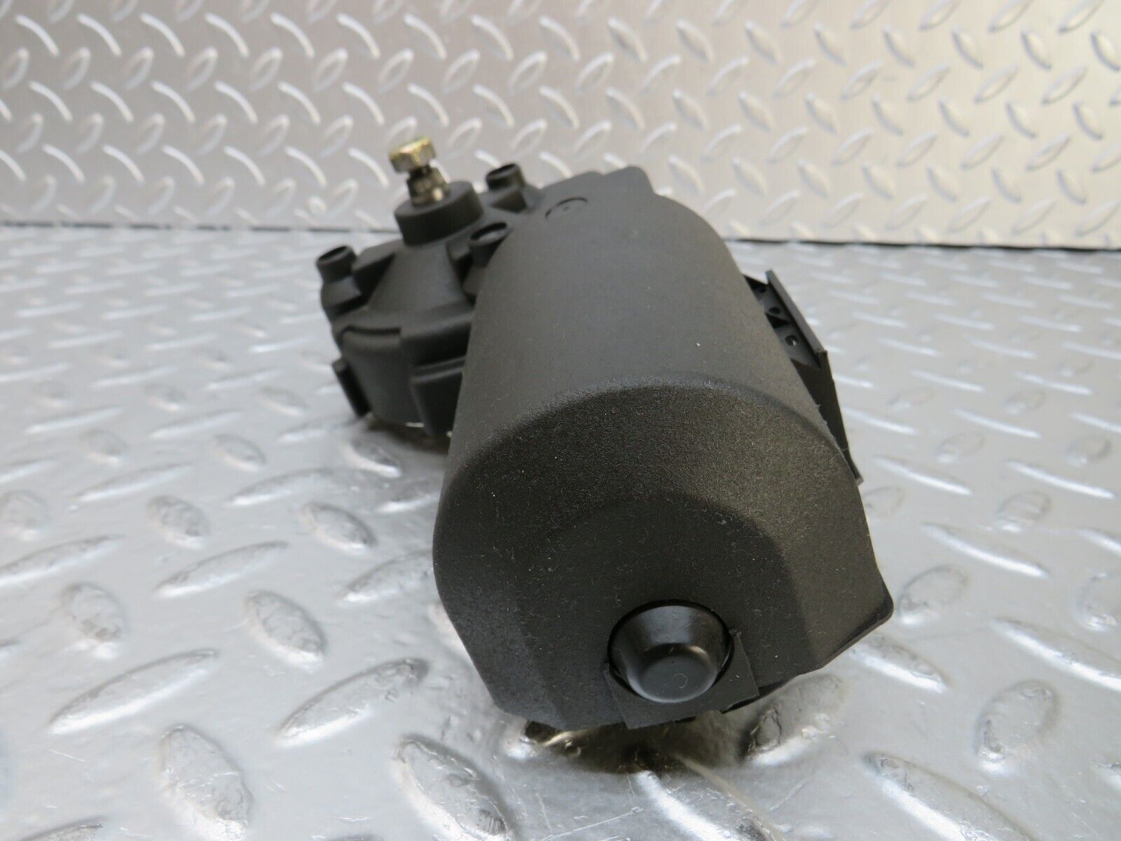 26694 Mercedes-Benz C124 220CE Coupe Wiper Motor Bosch 0390241410