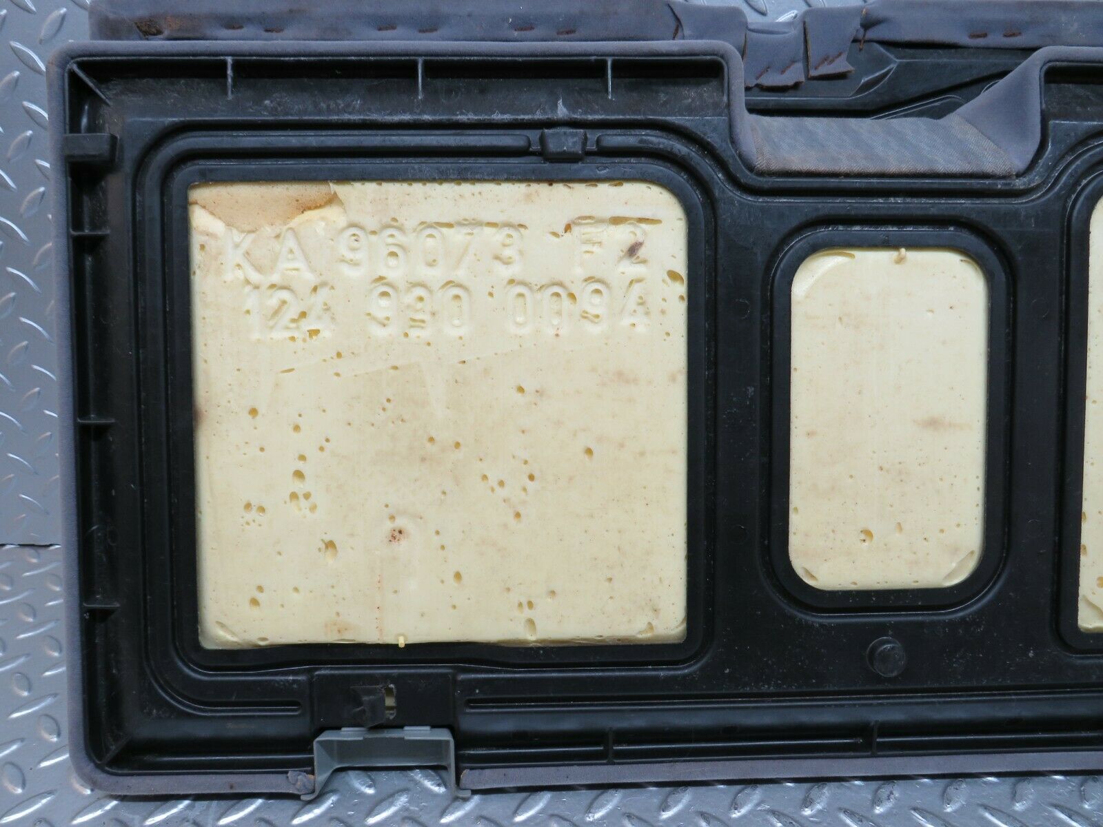 24328 Mercedes-Benz S124 220TE Wagon Third Seat 1249300094