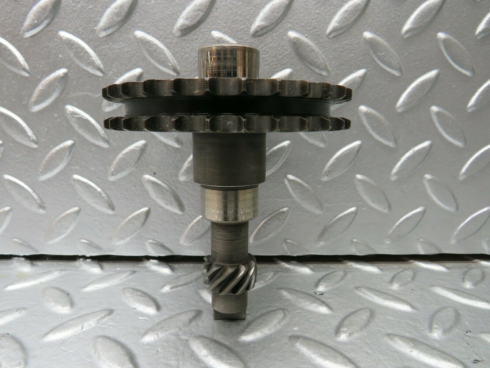 22815 Mercedes-Benz C107 450SLC Camshaft Intermediate Timing Gear 1161570414