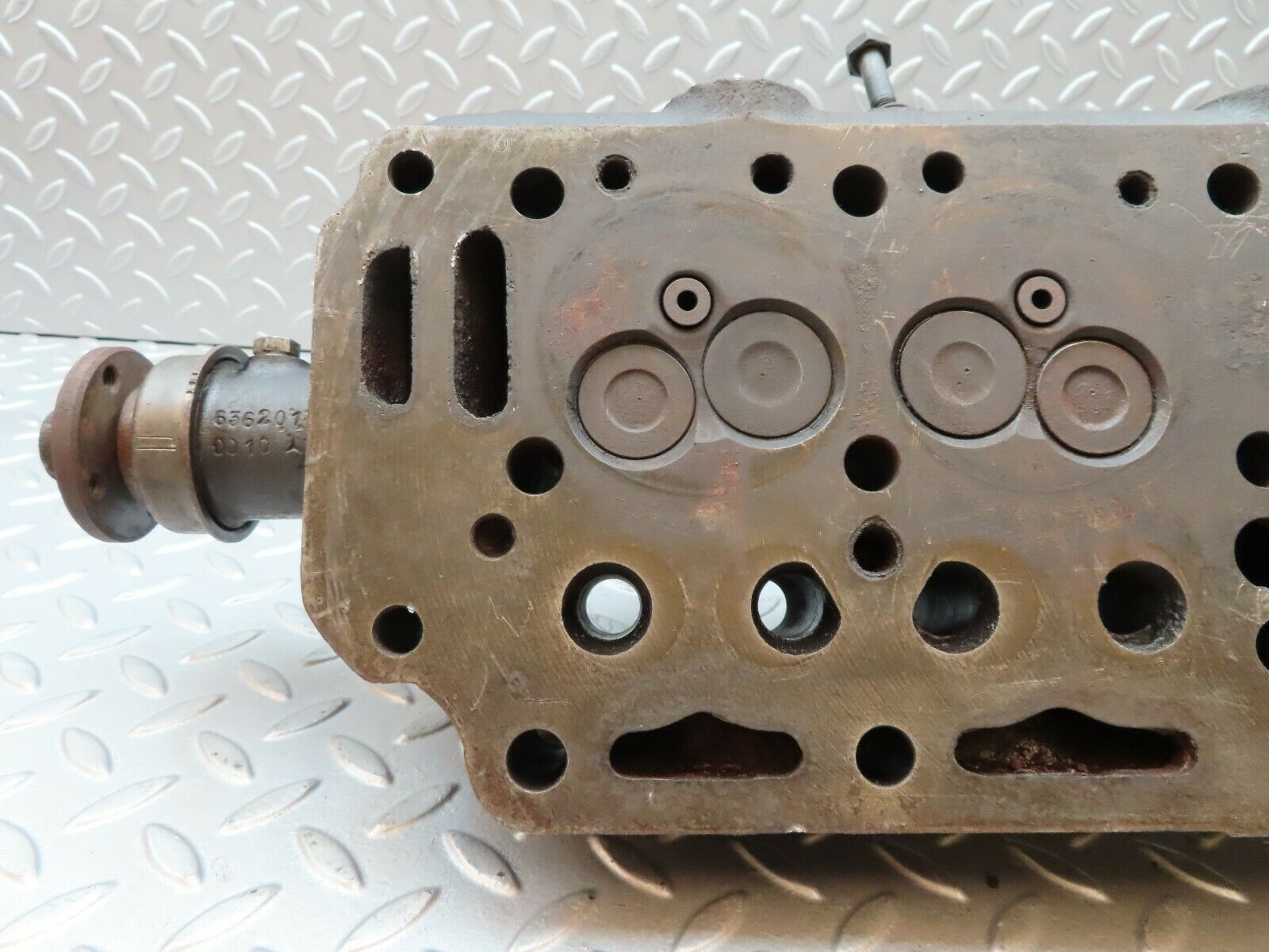 0352 Mercedes-Benz W120 180D Ponton Cylinder Head 6360160501