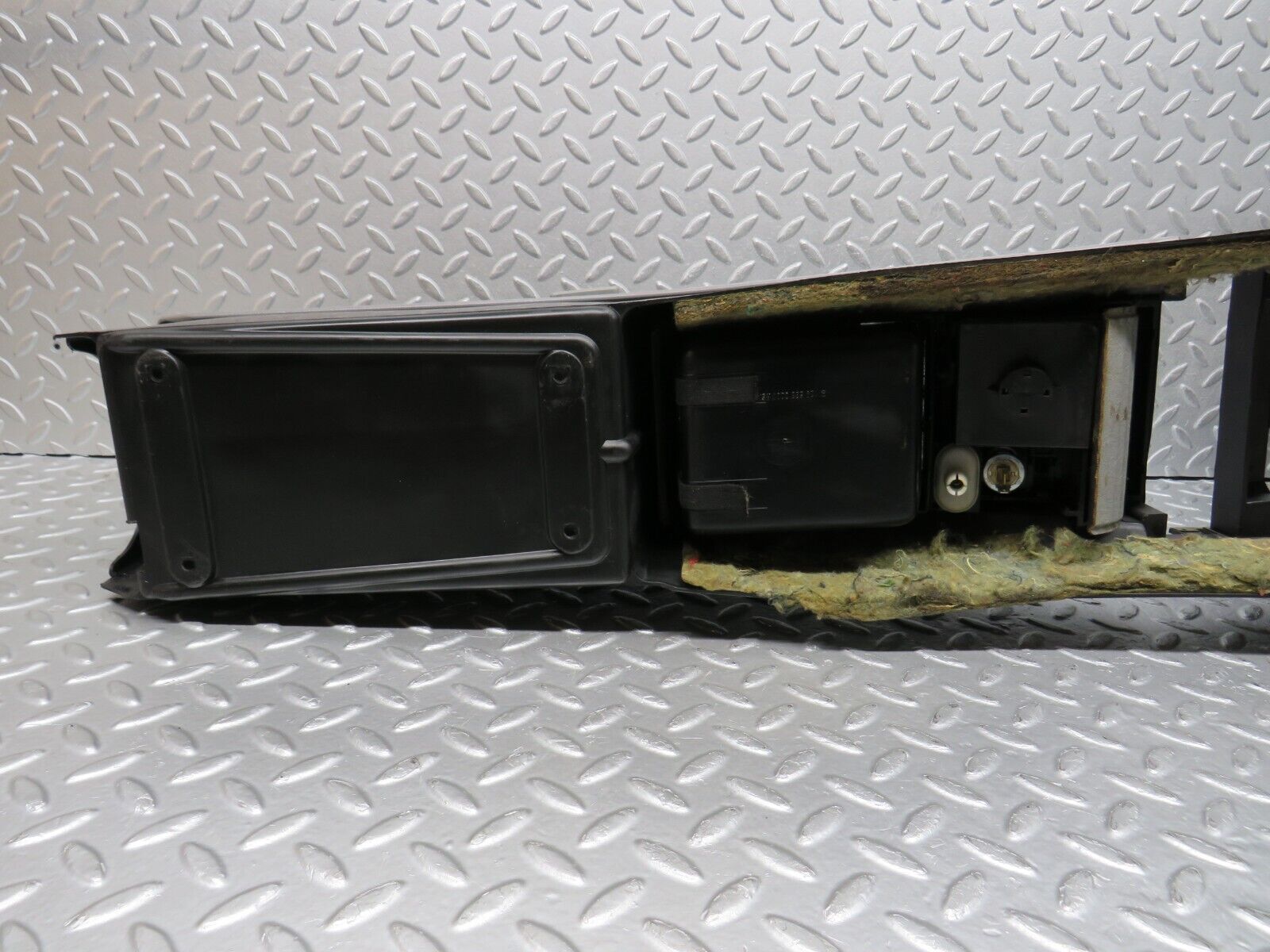 39554 Mercedes-Benz R129 320SL Coupe Centre Console 1296830000