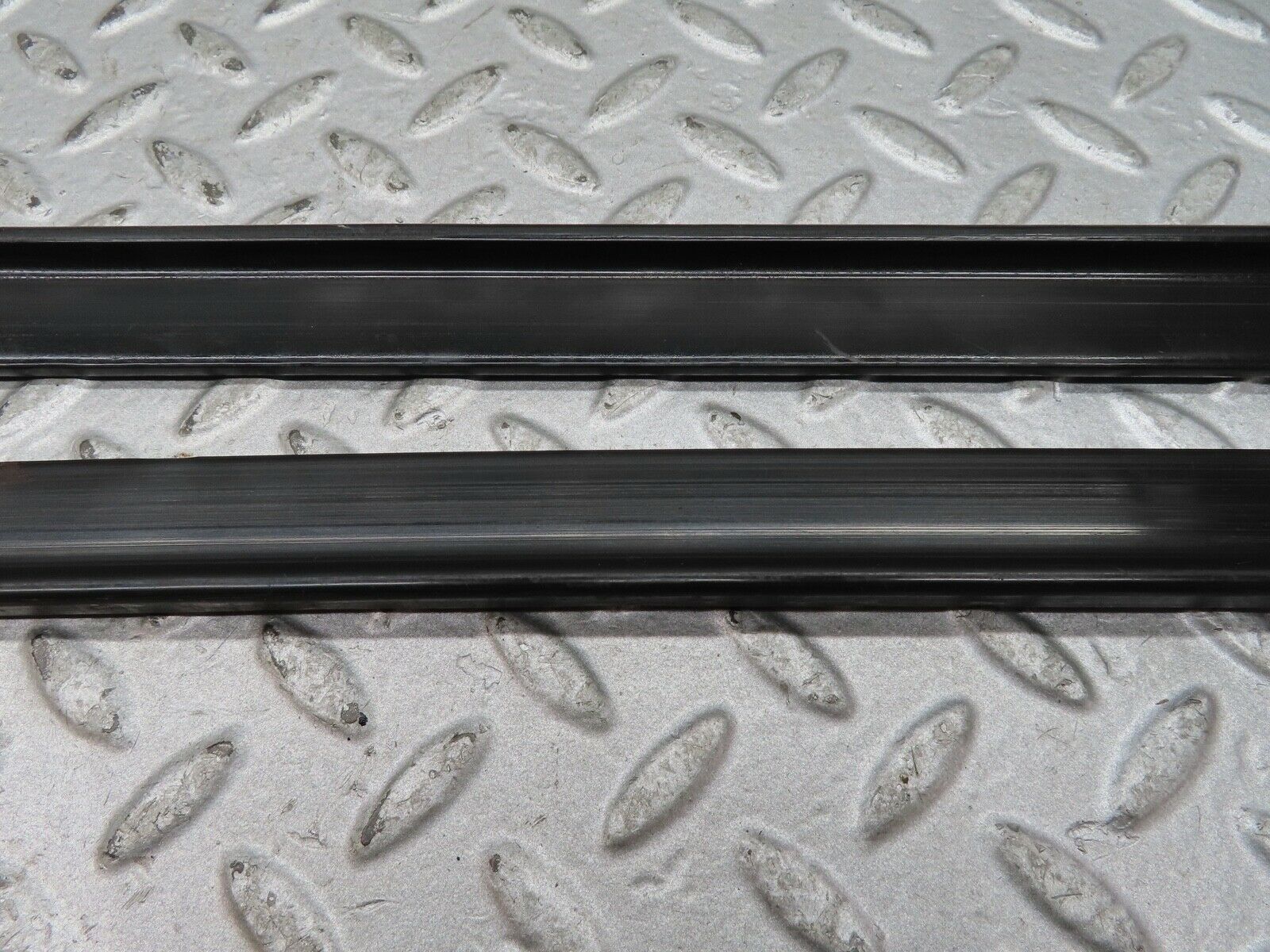 17692 Mercedes-Benz W116 450SEL Seat Belt Runner