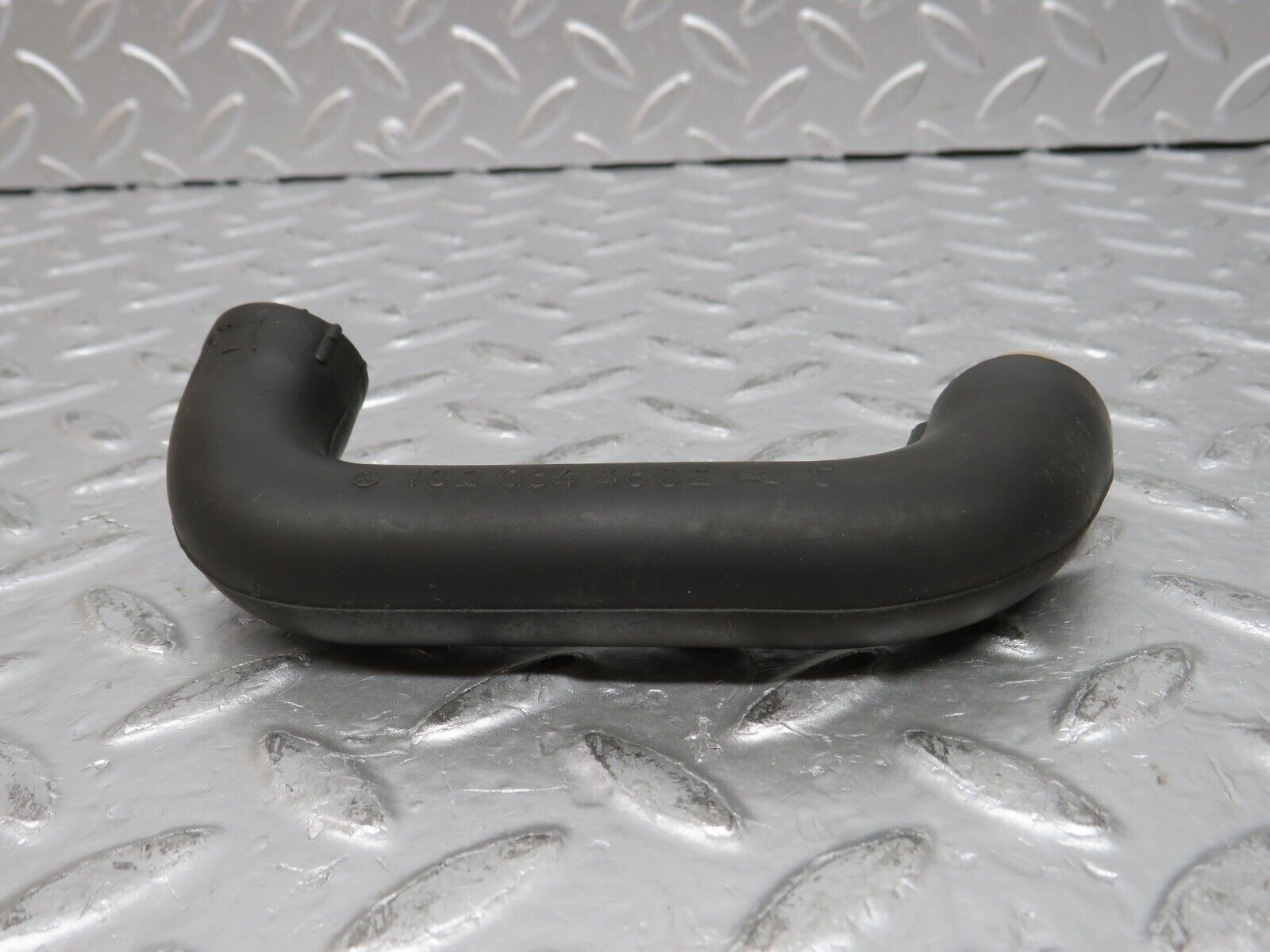 31790 Mercedes-Benz W201 190LE 1.8L Crankcase Breather Pipe 1020944882