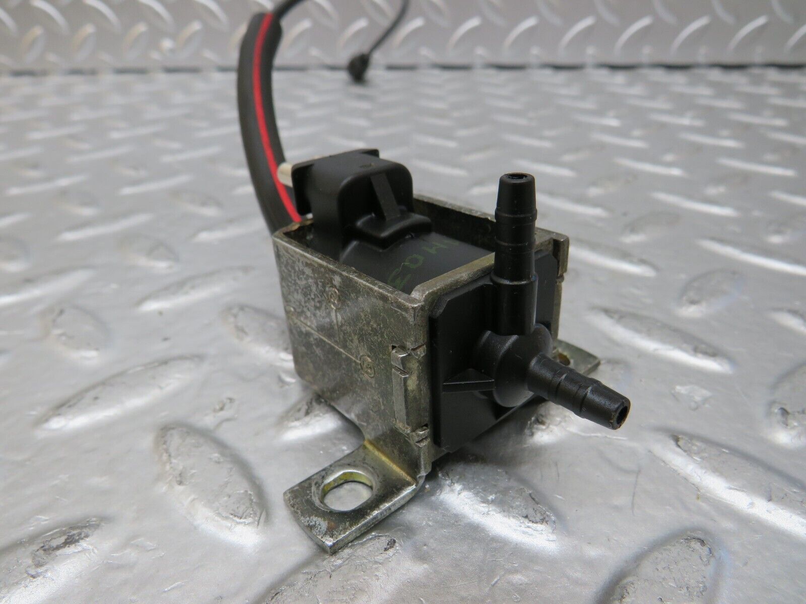 25677 Mercedes-Benz W124 280E Vacuum Valve Solenoid 1170780981