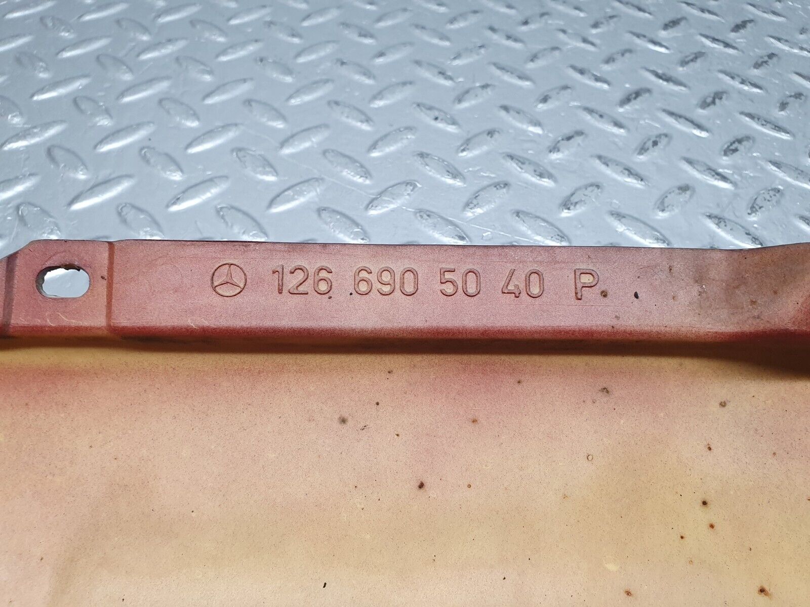 41226 Mercedes-Benz W126 300SE Side Skirt Right 1266905040 1266980230 1266980430